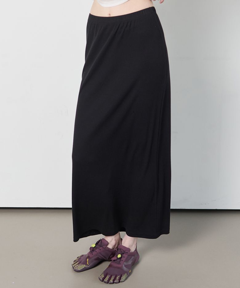 Mute Long Skirt Black