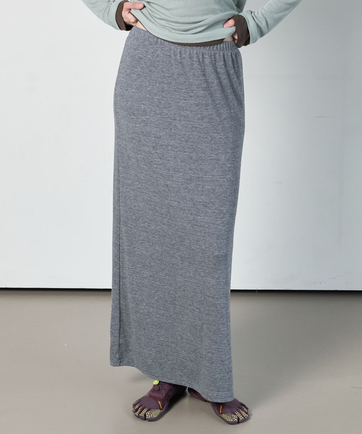 누베르(NUVERE) Mute Long Skirt Mealange Gray