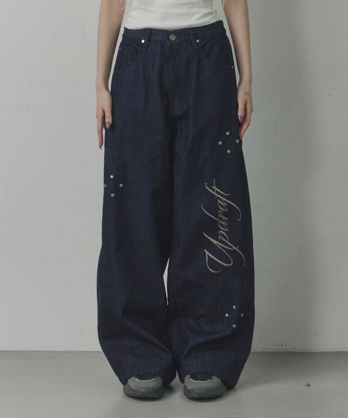 업드래프트(UPDRAFT) Side Pintuck Rivet Wide Denim Pants [Washed Blue]