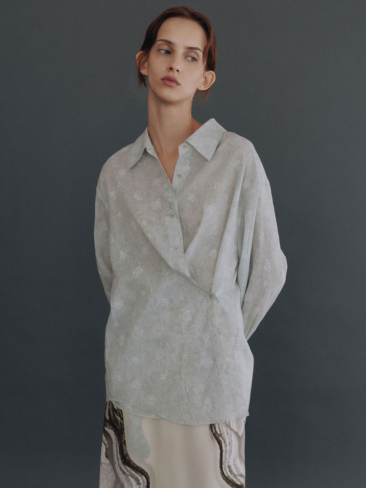 루에브르(LOEUVRE) Rose Jacquard Crinkled Wrap Shirt SW6AB857-12