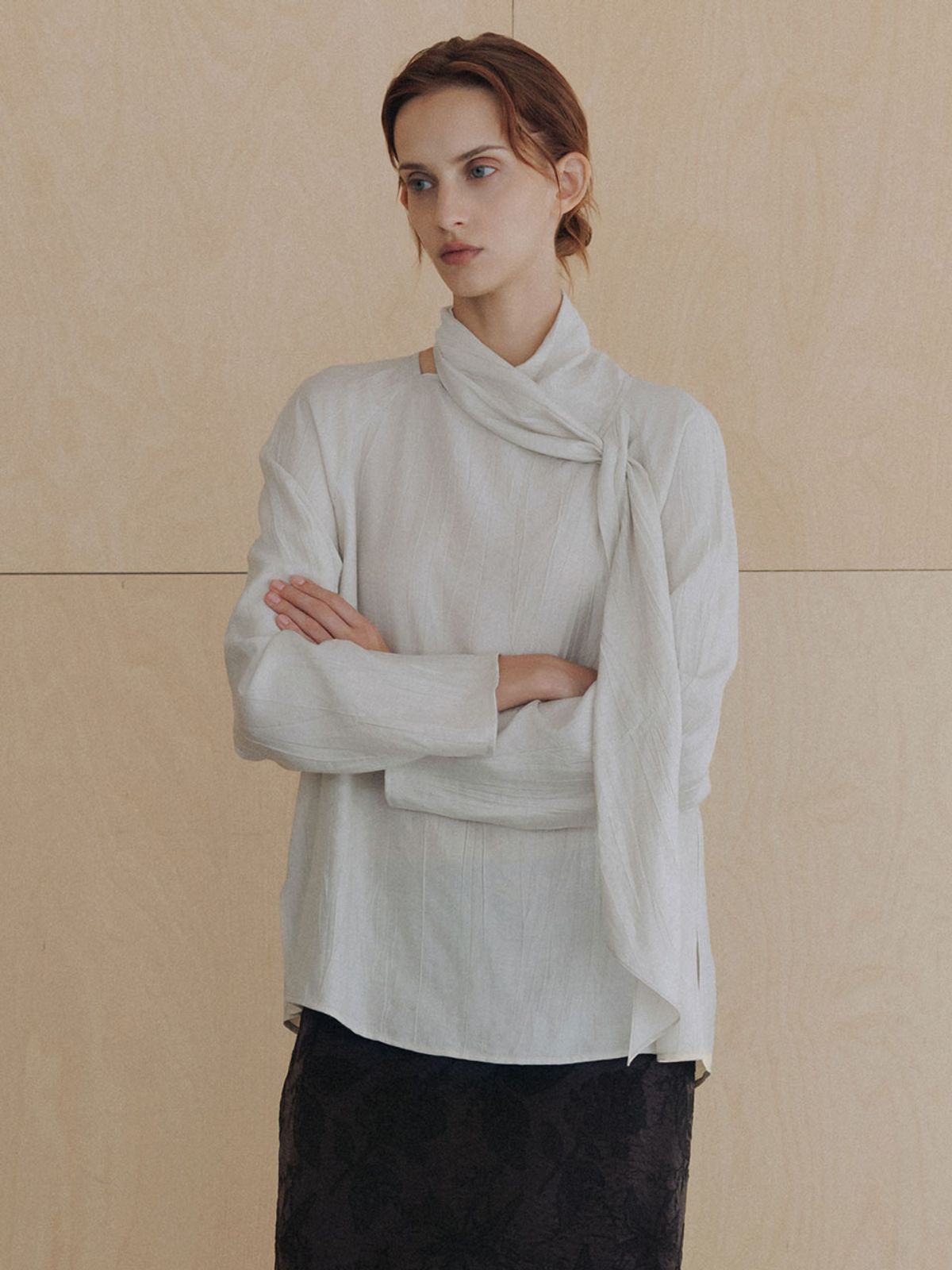 루에브르(LOEUVRE) Crinkle Scarf Tie Blouse SW6AB880_2color