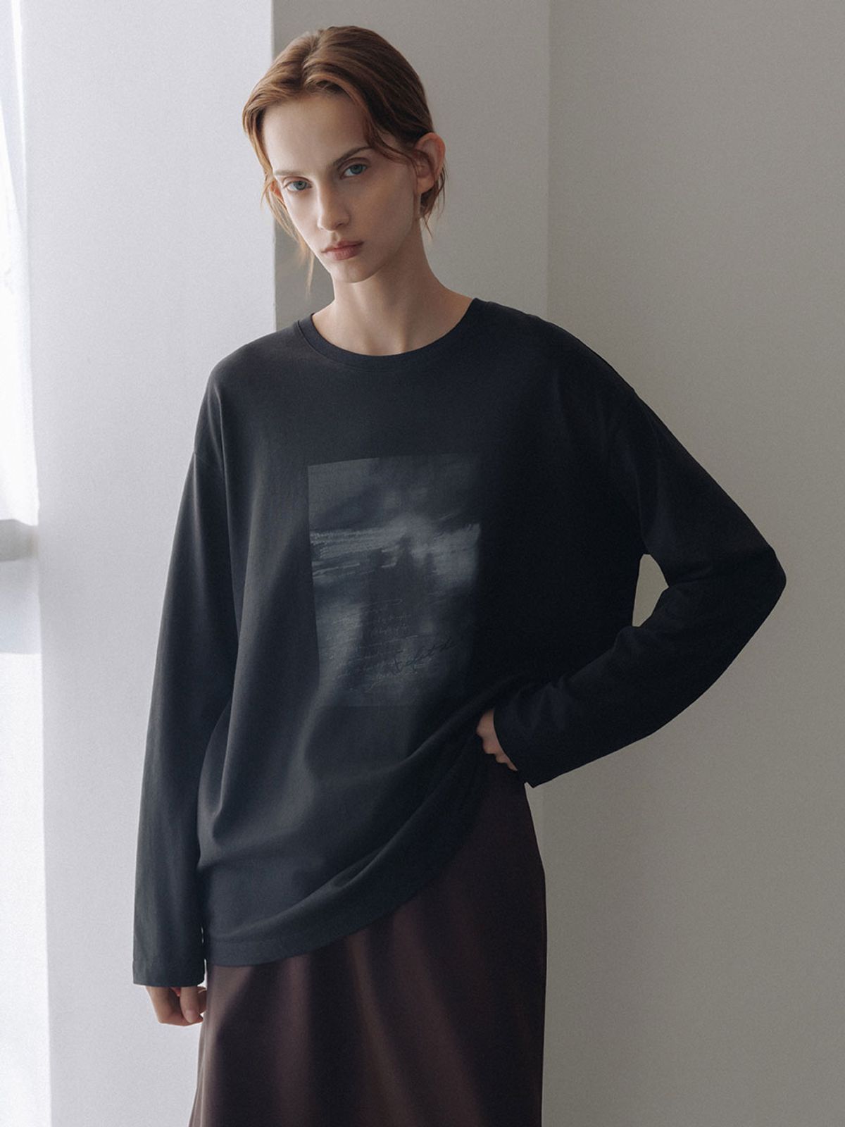 루에브르(LOEUVRE) Oversized Graphic T-Shirt SW6AE893_2color