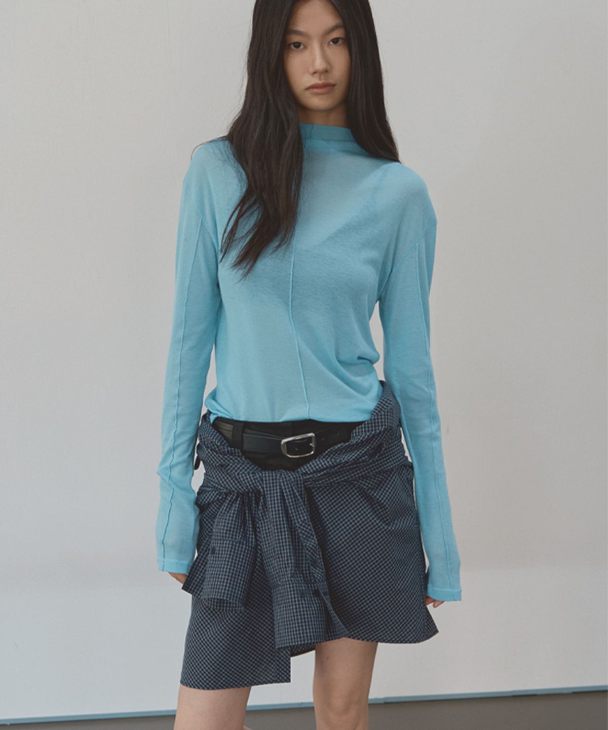 시그레이트(SIGREAT) SHEER MOCK-NECK PIN-TUCK TEE_BLUE