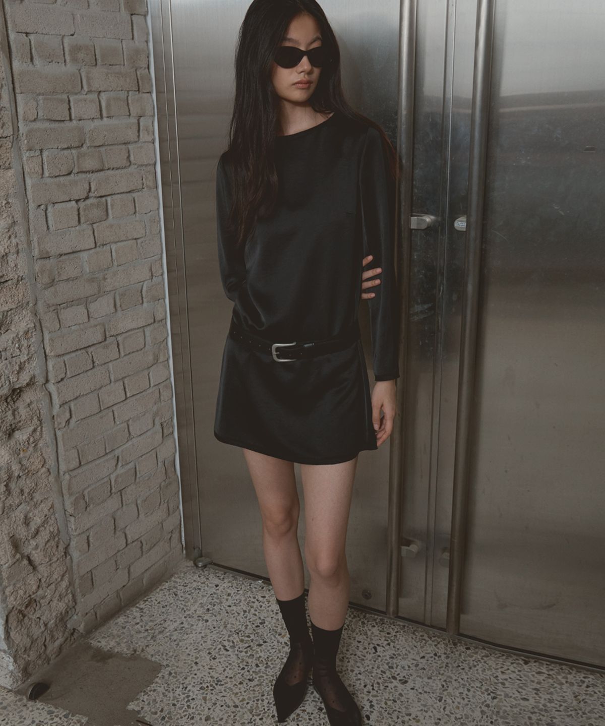 시그레이트(SIGREAT) VISCOSE SATIN MINI DRESS_BLACK