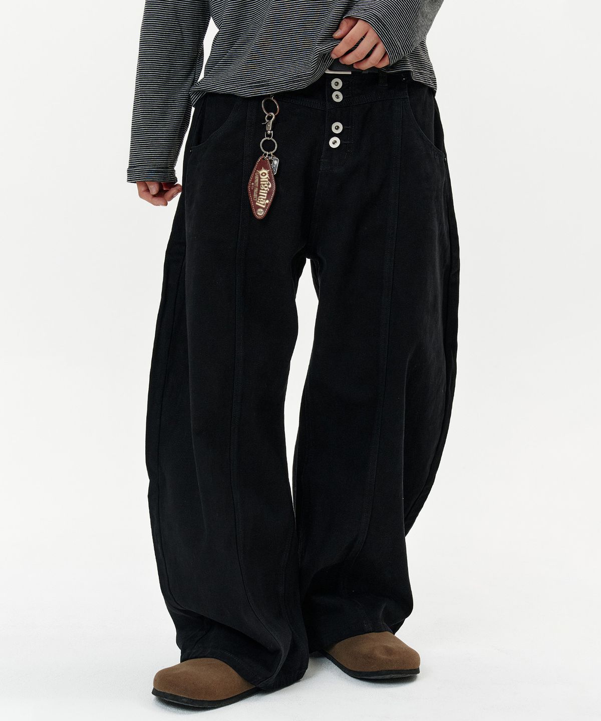 딥센스(DEEP SENSE) 4-Button Curved Pants - black