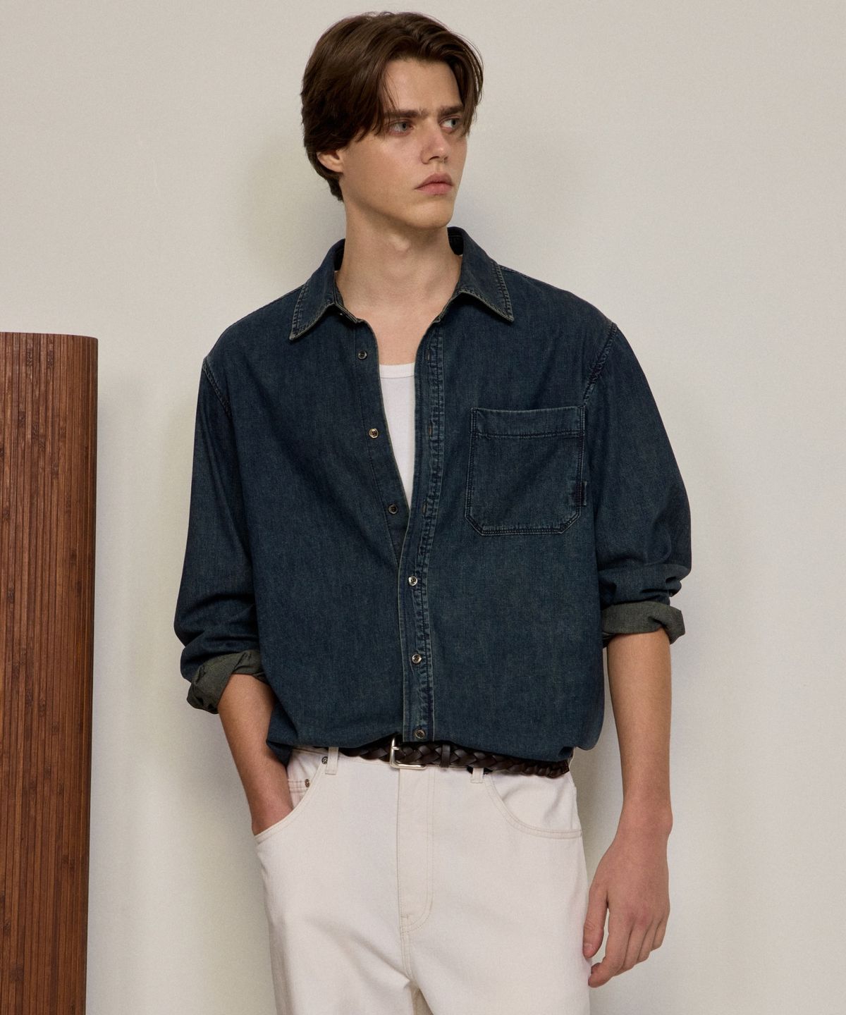 질스튜어트뉴욕 맨(JILLSTUART NEWYORK MEN) 데님 샴브레이 셔츠 - 인디고블루 (JNSH6D002B3)