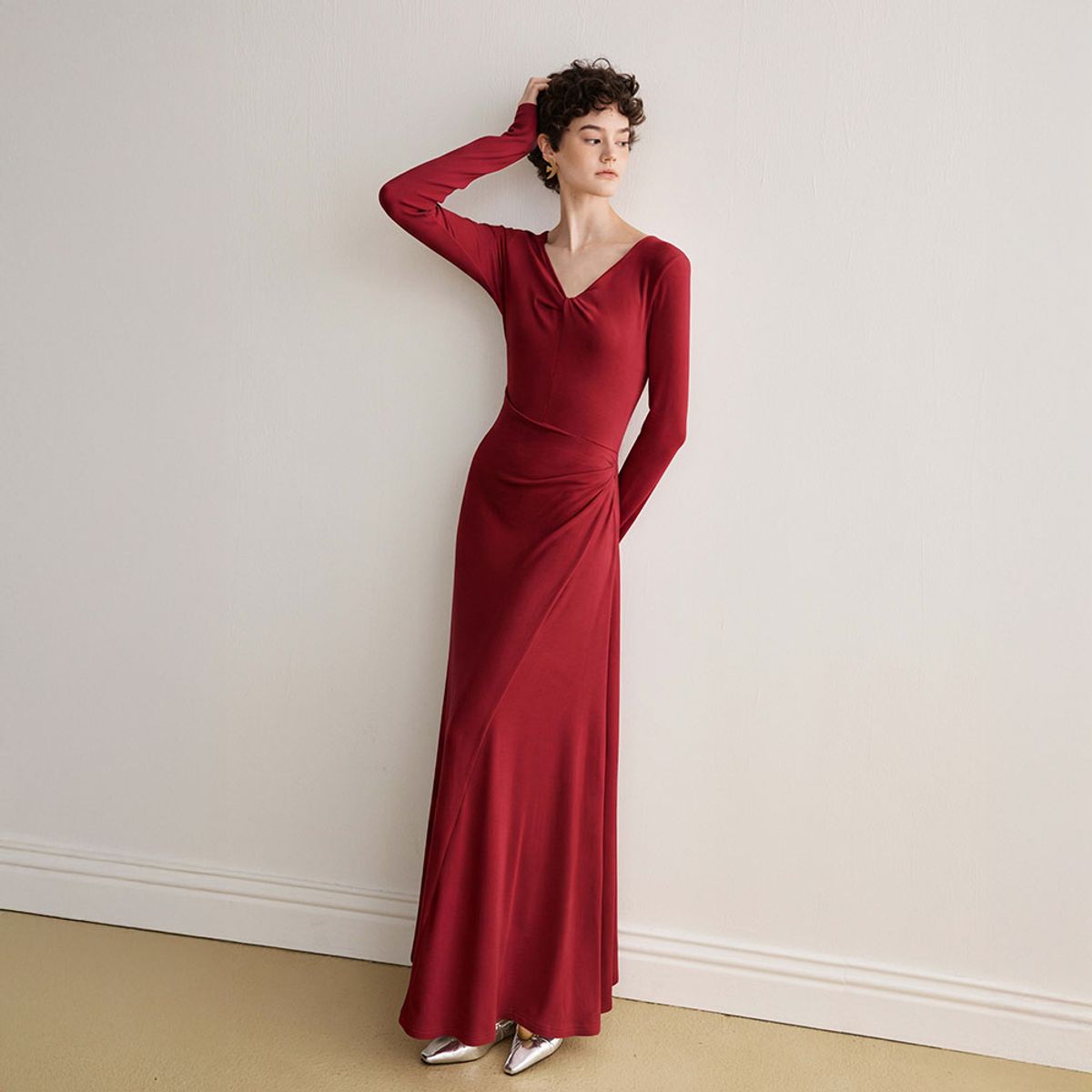 와이와이아이엠(YYIAM) YY_Red v-neck twisted dress