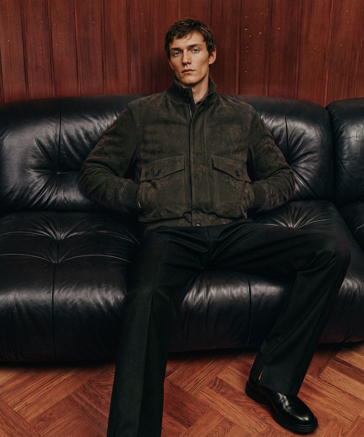 질스튜어트뉴욕 맨(JILLSTUART NEWYORK MEN) [ITALY]  카프스킨 스웨이드 A-1 점퍼 - 다크카키 (JNJU6C054K3)
