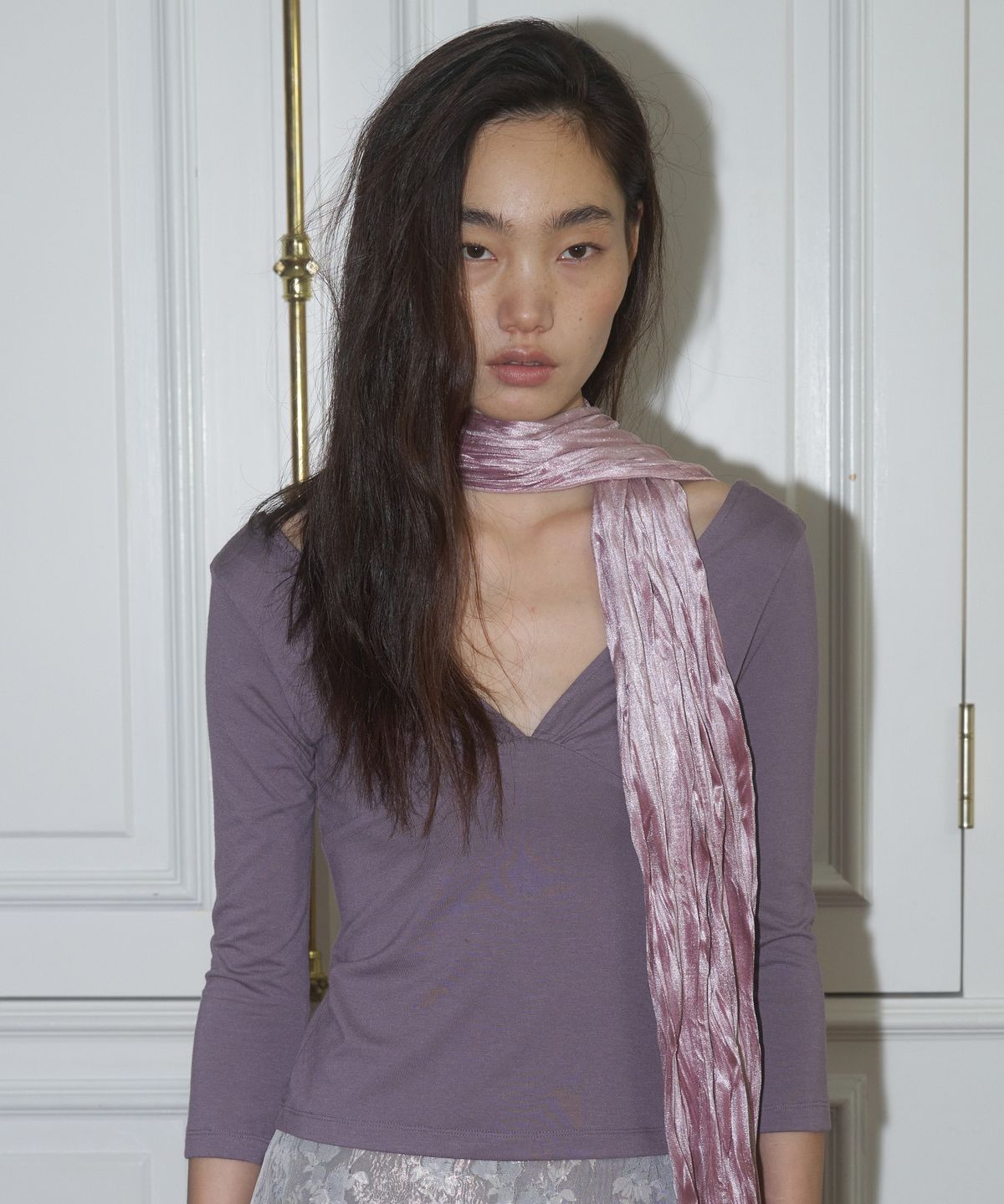 더포르타(THEPORTA) DEEP V-NECK SLIM TOP, PURPLE