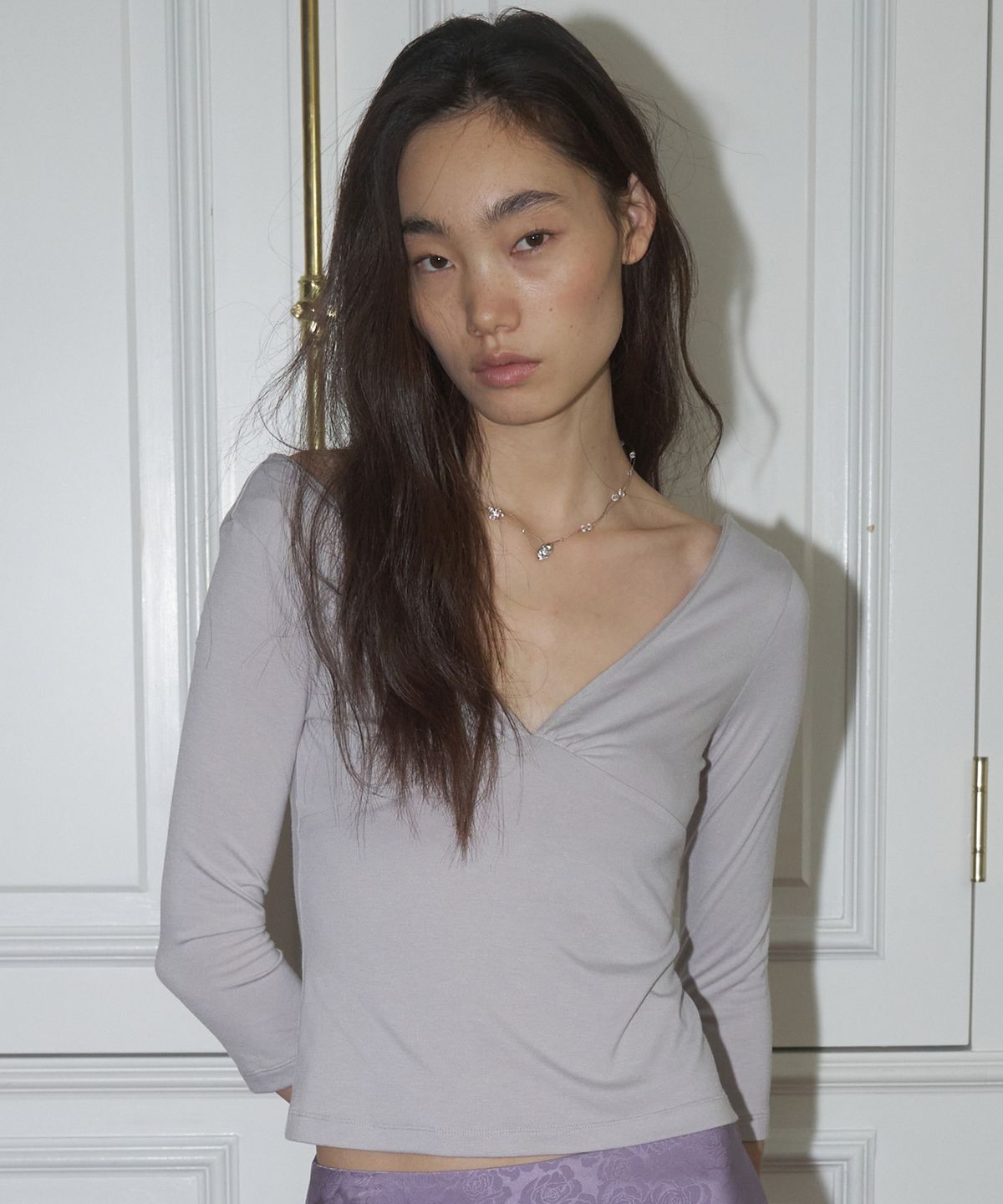 더포르타(THEPORTA) DEEP V-NECK SLIM TOP, GRAY