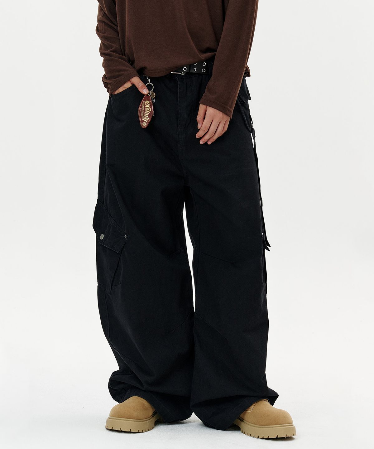 딥센스(DEEP SENSE) Utility Panel Curved Cargo Pants - black