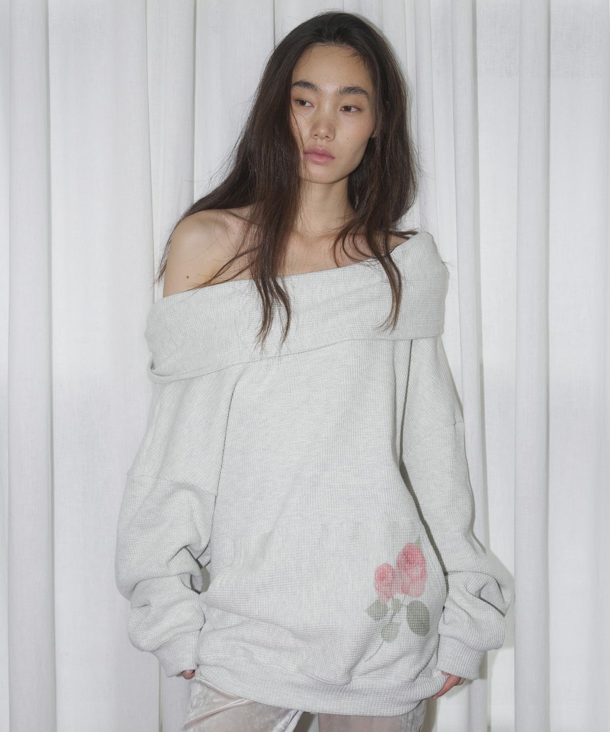 더포르타(THEPORTA) ROSE OFF-SHOULDER HOOD TOP, OATMEAL