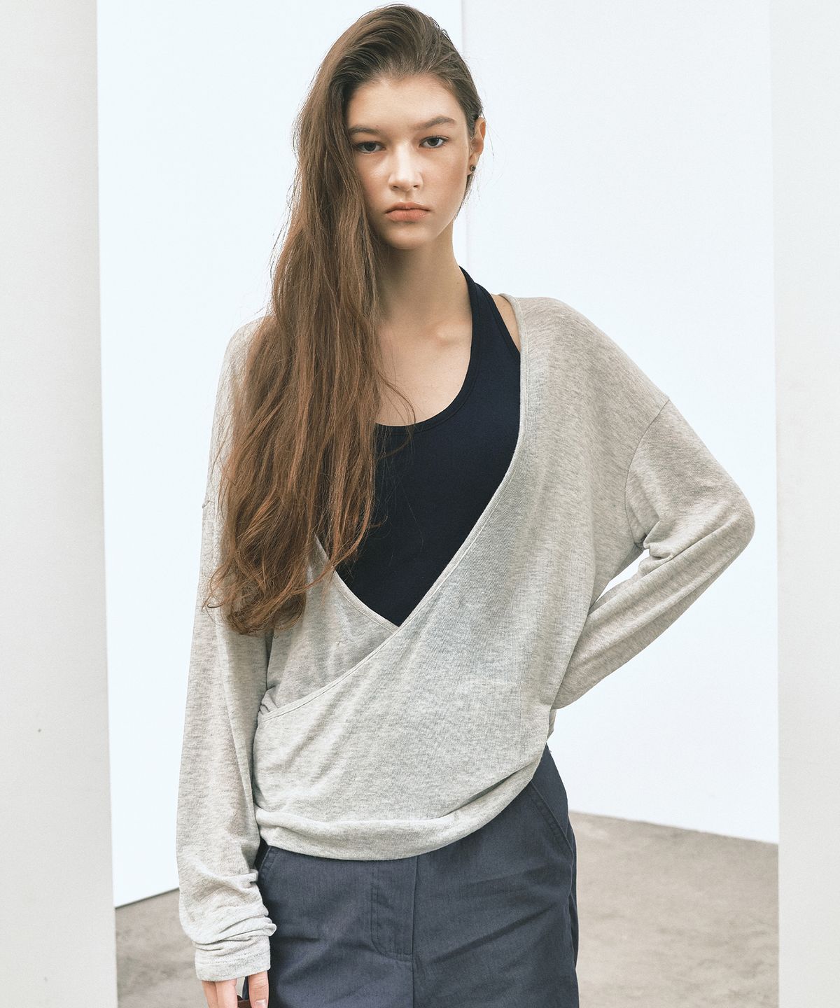닉앤니콜(NICK&NICOLE) DEEP WRAP V-NECK LONG SLEEVE TOP_MELANGE