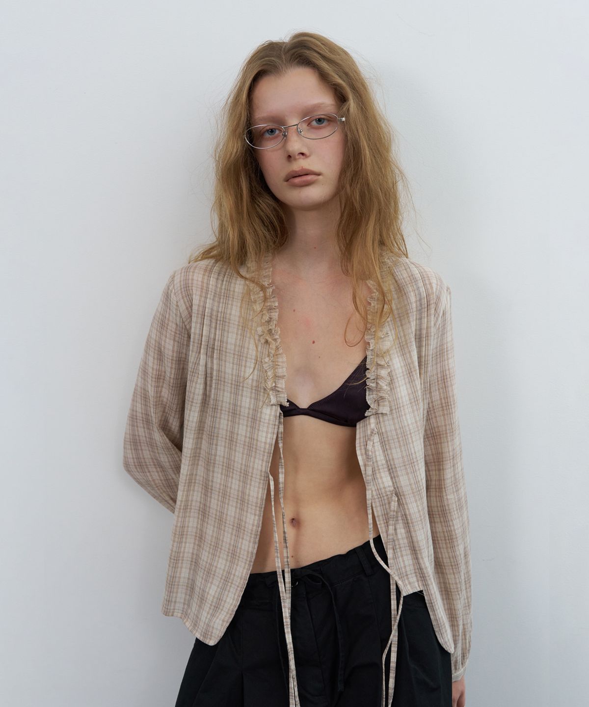 포에토(FOETO) Poet tie check blouse - beige