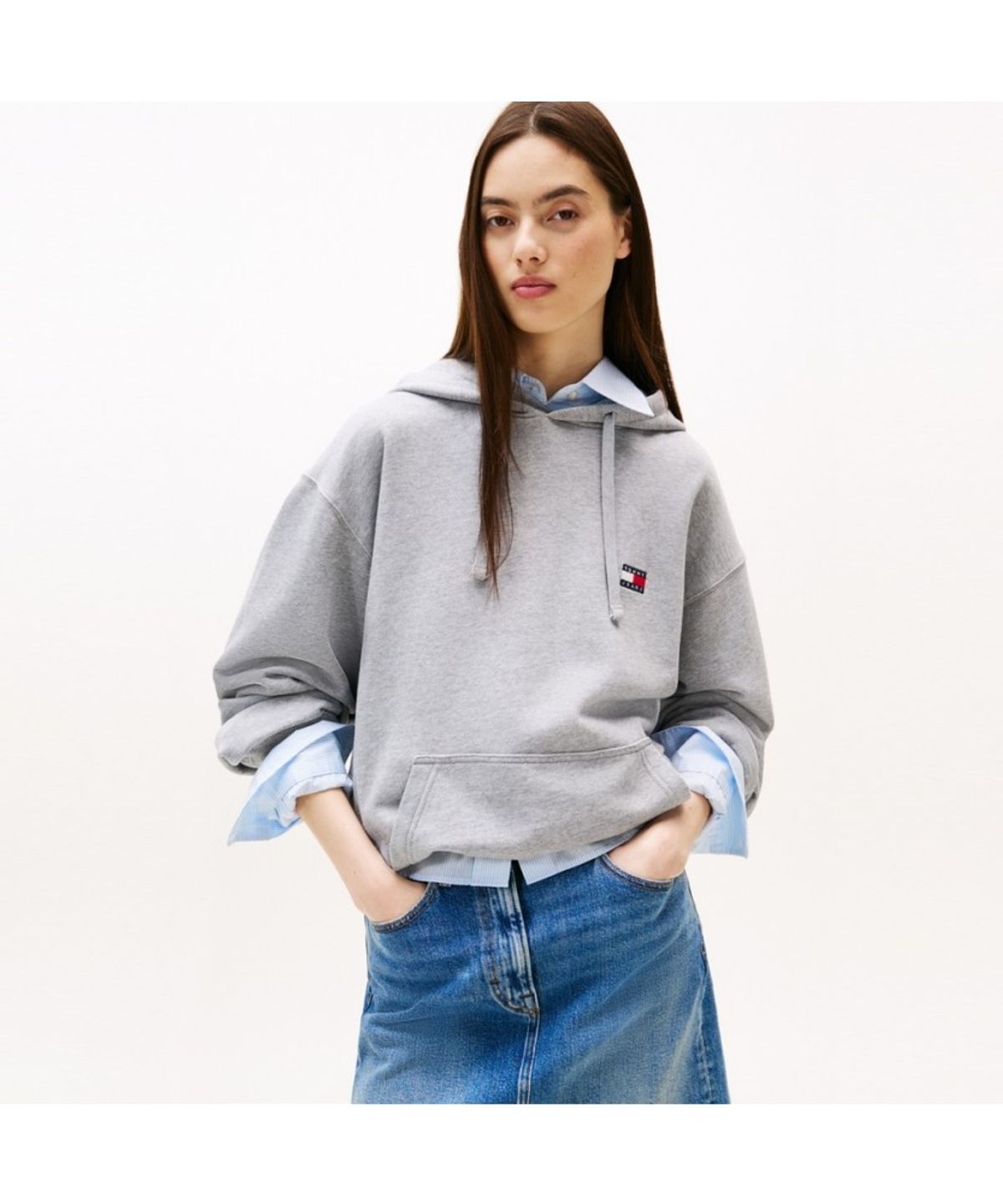 타미진스(TOMMY JEANS) 박시 배지 후디 (T32G7TTO01TMT2Q13)