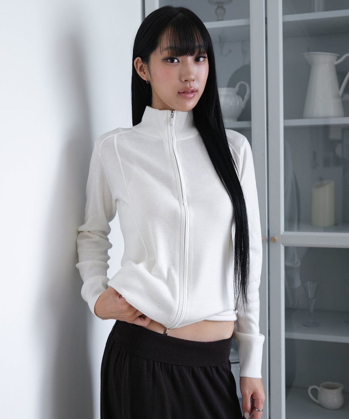 오오티엔(OOTN) HIGH NECK KNIT ZIP-UP [IVORY]
