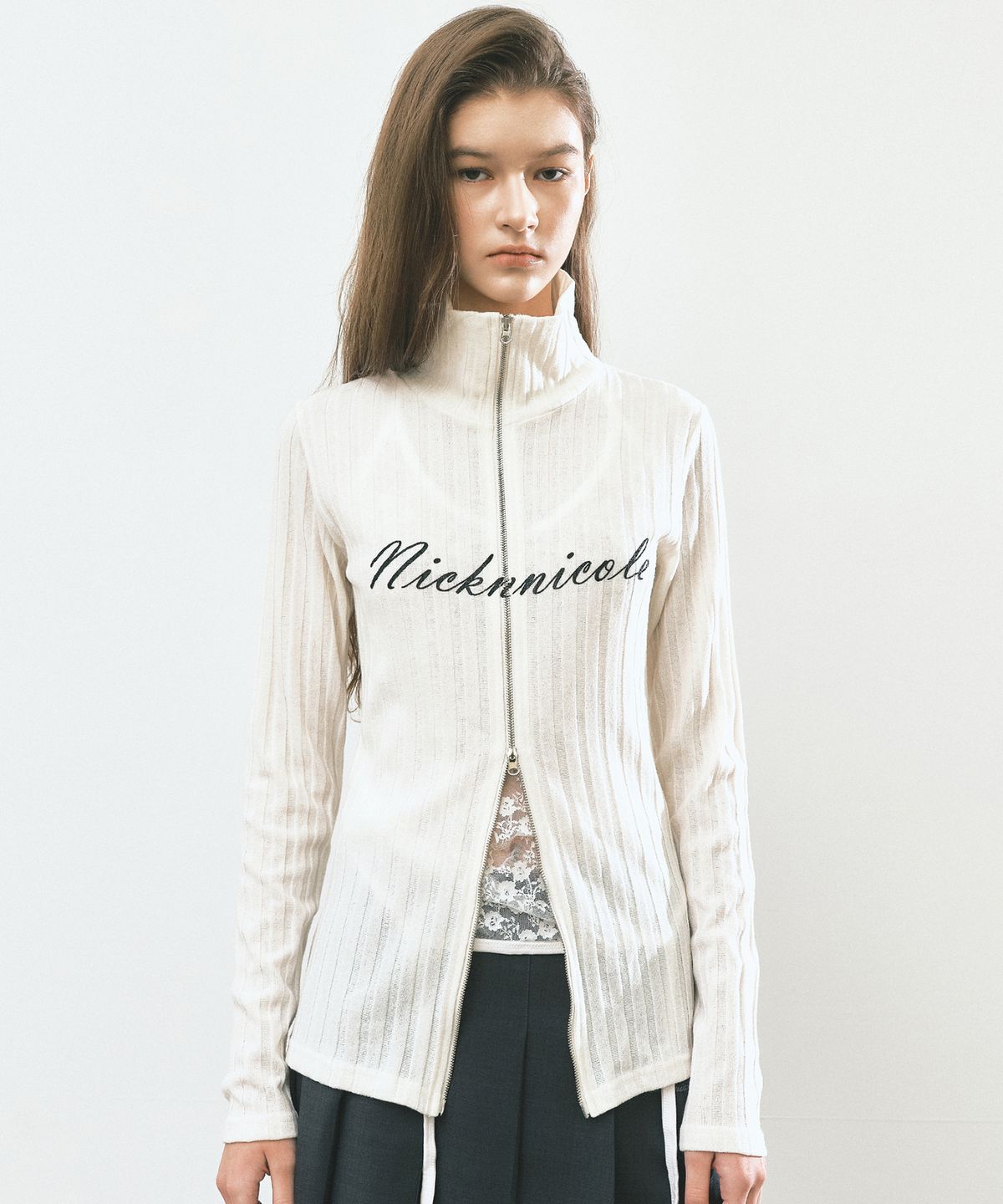 닉앤니콜(NICK&NICOLE) NICOLE HIGH NECK ZIP-UP TOP_IVORY