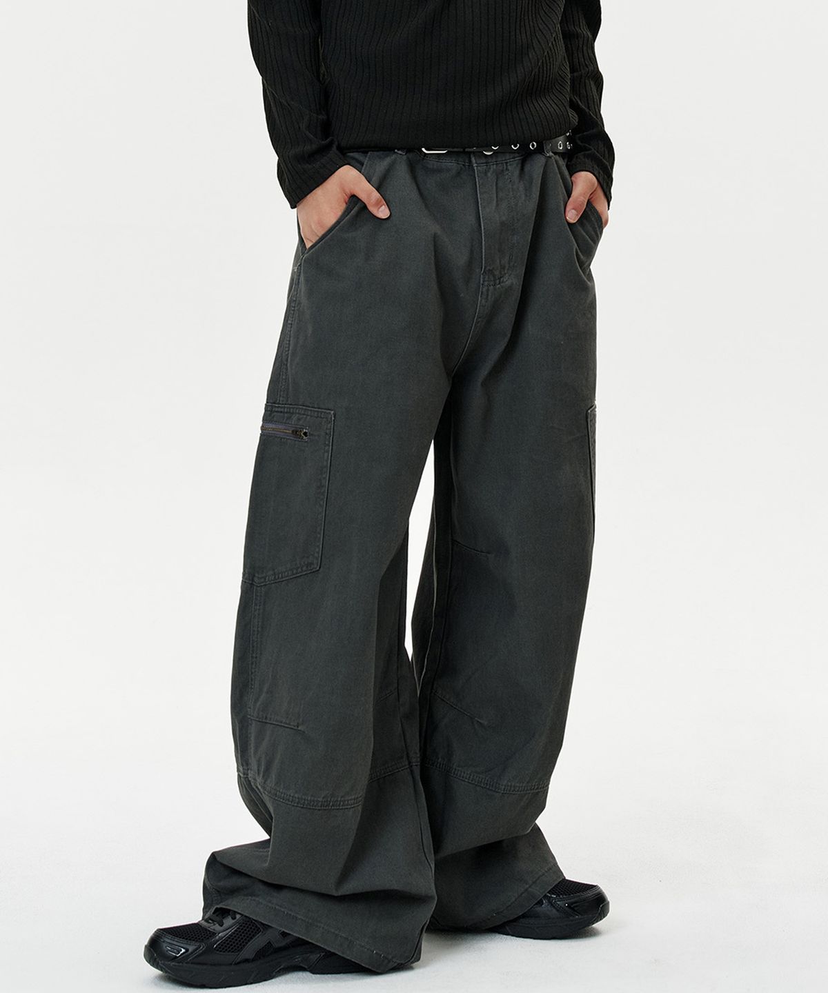 딥센스(DEEP SENSE) Side Zip Pocket Curved Pants - chacol