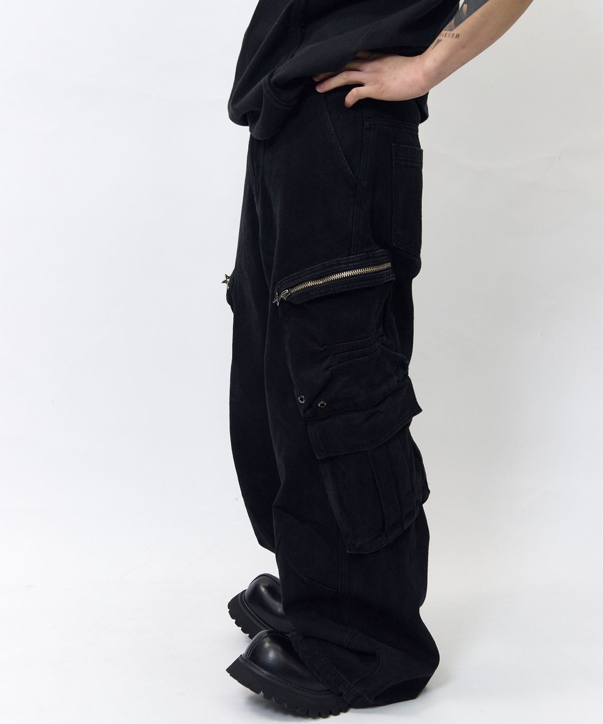 비엘알(BLR) Multi Pocket Wide Cargo Pants
