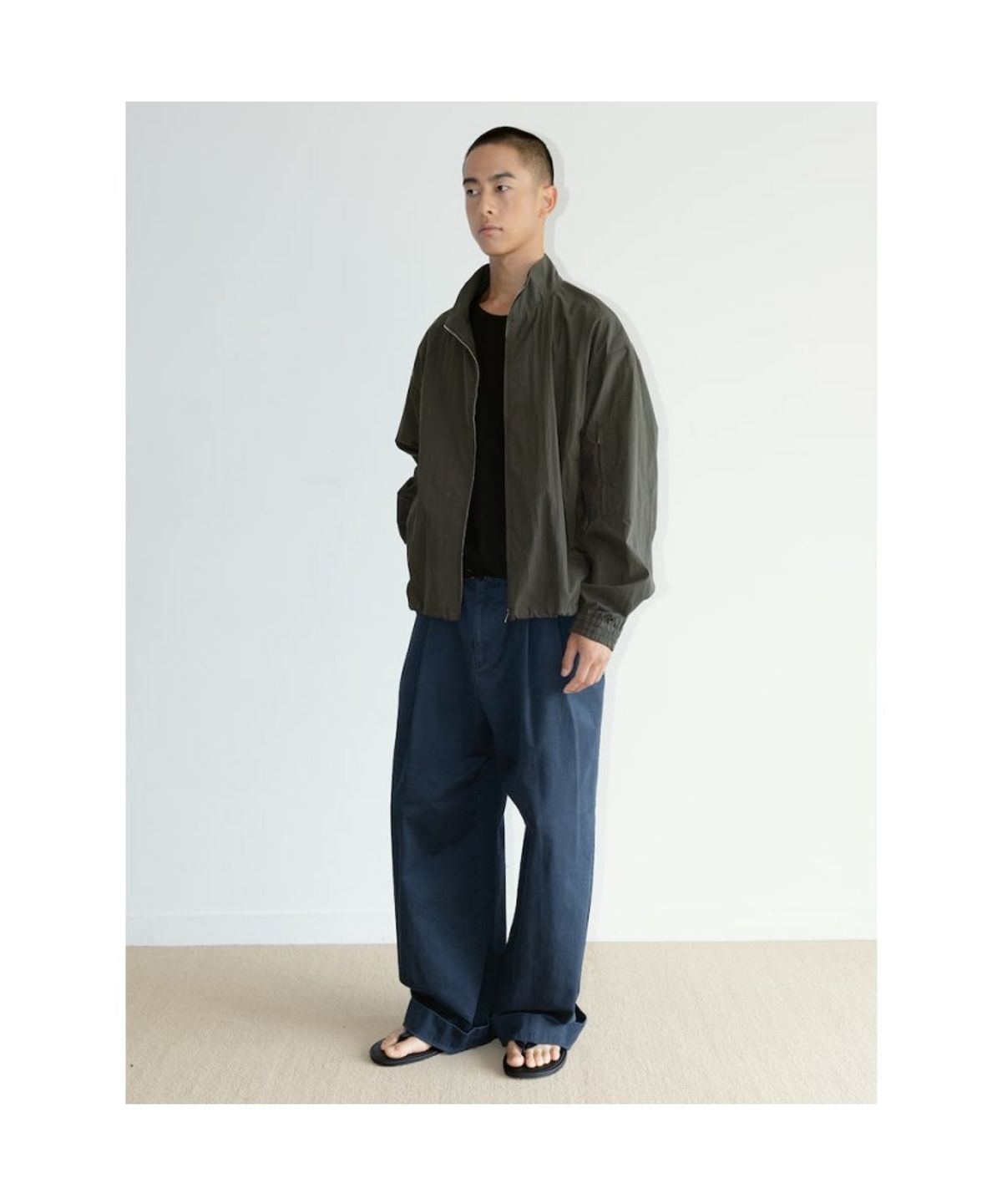 디애퍼처(THE APERTURE) [Unisex] Classic Nylon Jumper  Khaki (TA6739U02H)