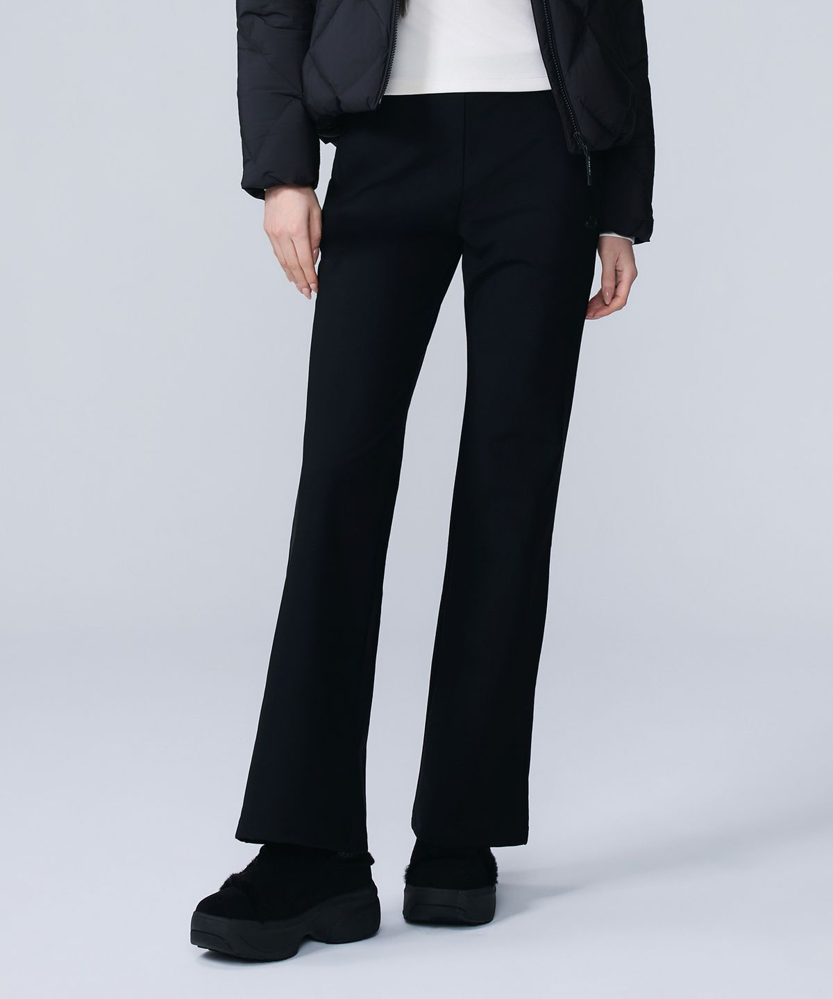 디스커버리 익스페디션(DISCOVERY EXPEDITION) 여성 액티브 부츠컷팬츠 (BLACK)