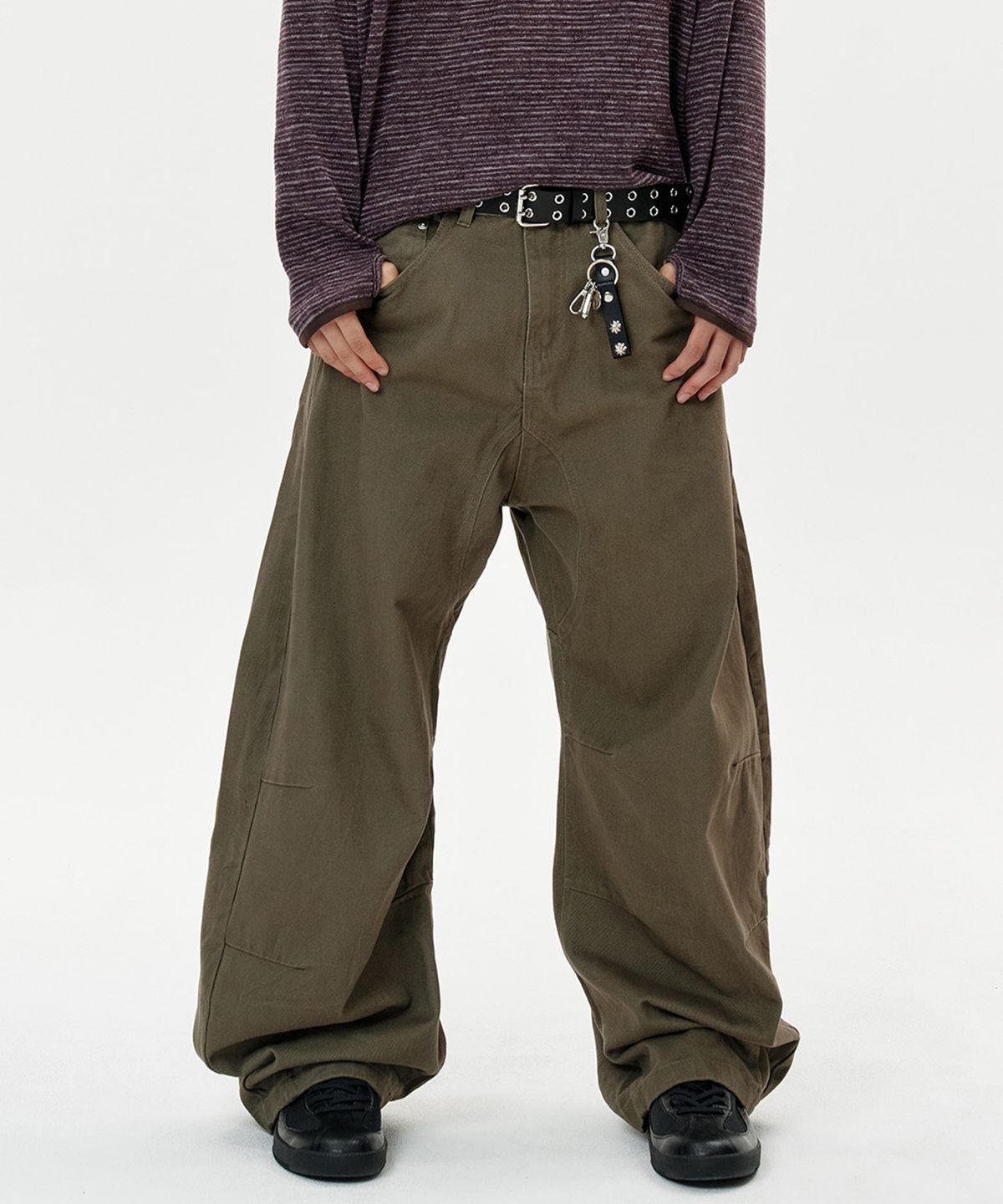 딥센스(DEEP SENSE) Rivet Slit Curved Pants - brown