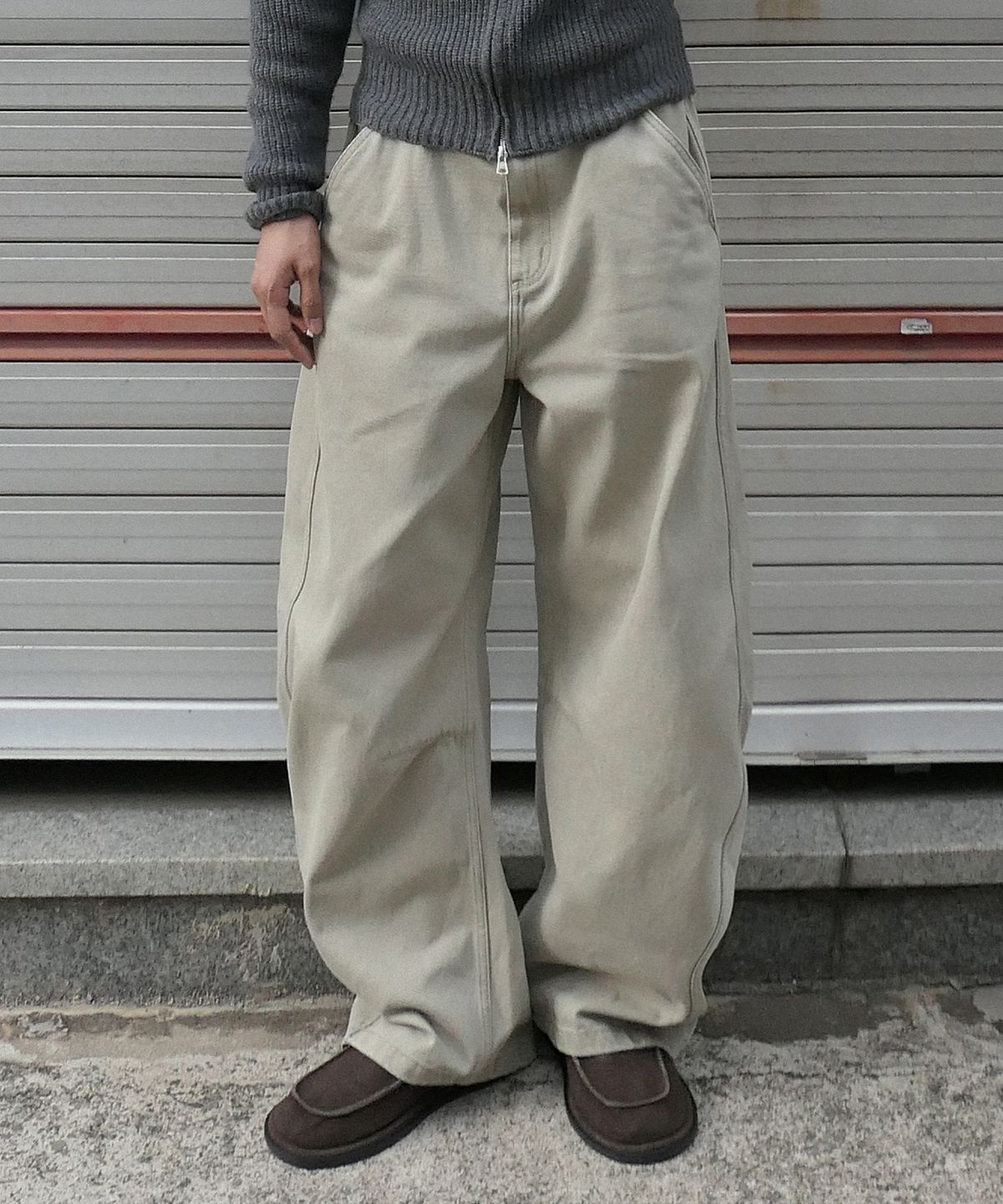 브랜디드(BRANDED) CURVED LINE COTTON PANTS [BEIGE]