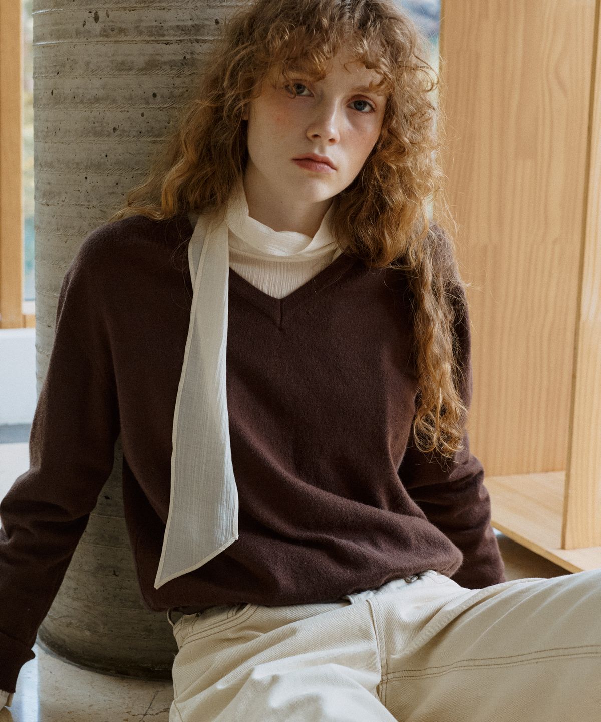 노운베러(KNOWNBETTER) Easy-care V-neck knit [KNFW07KN16]_Brown
