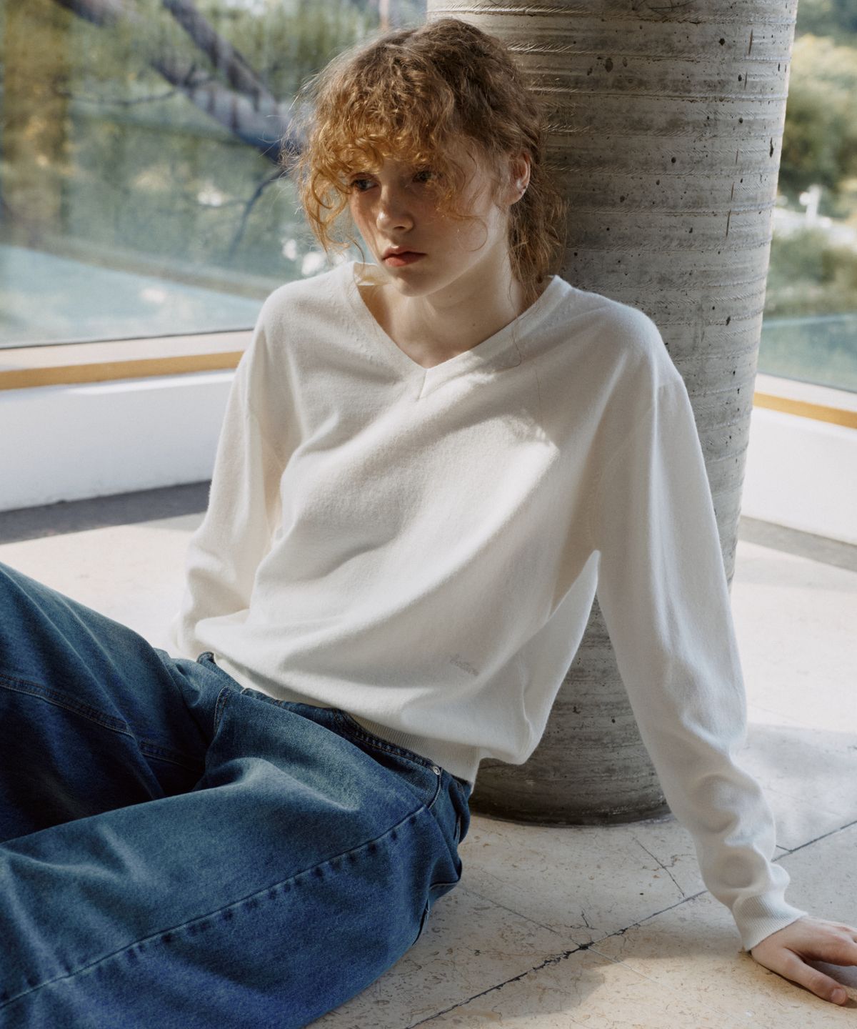 노운베러(KNOWNBETTER) Easy-care V-neck knit [KNFW07KN12]_Ivory