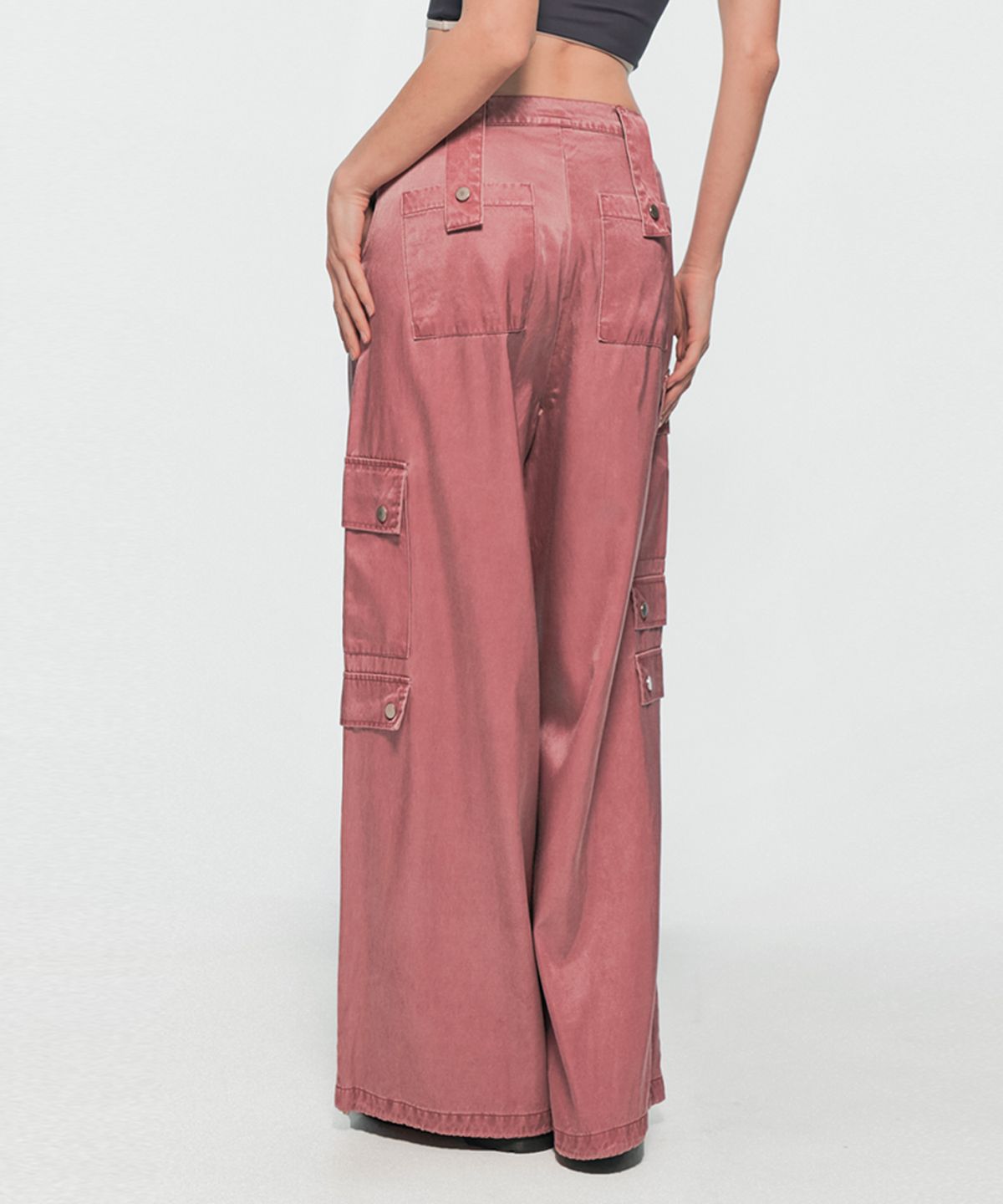 유움(UUM) GLOSS BIO INCISION PANTS PINK
