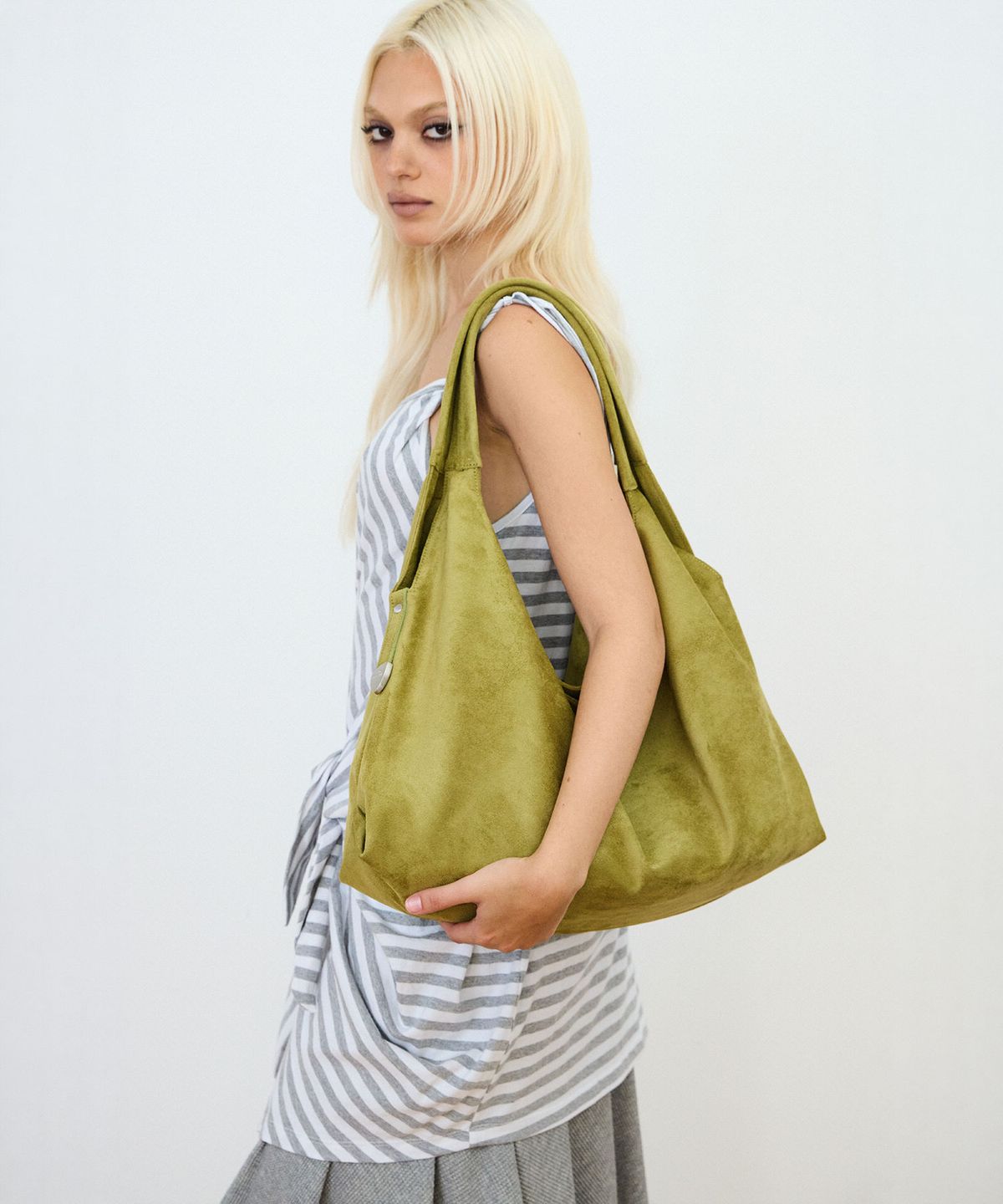 샌드뮤지엄(SAND MUSEUM) CACTUS HOBO BAG [Suede Lime]