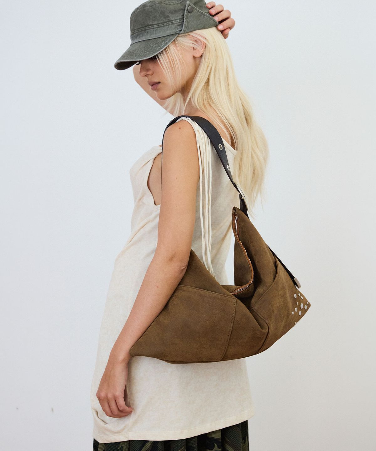 샌드뮤지엄(SAND MUSEUM) RORA HOBO BAG [Camel]