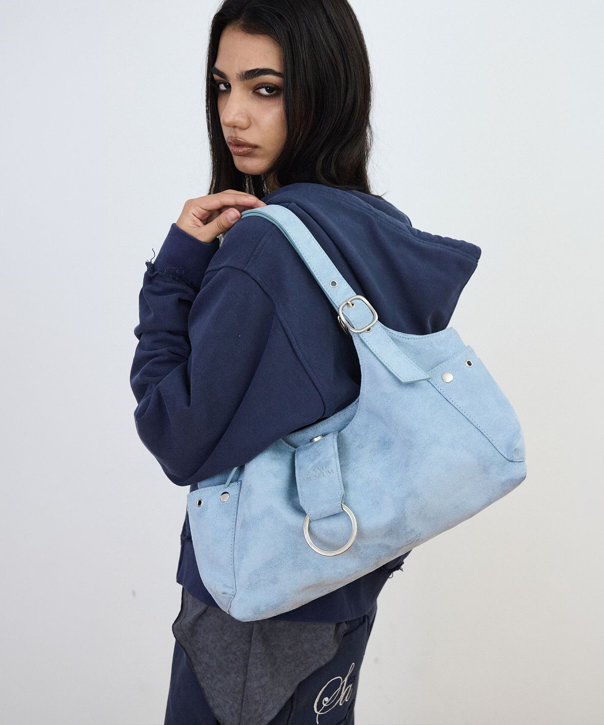 샌드뮤지엄(SAND MUSEUM) HOWDY BAG MINI [Suede Blue]