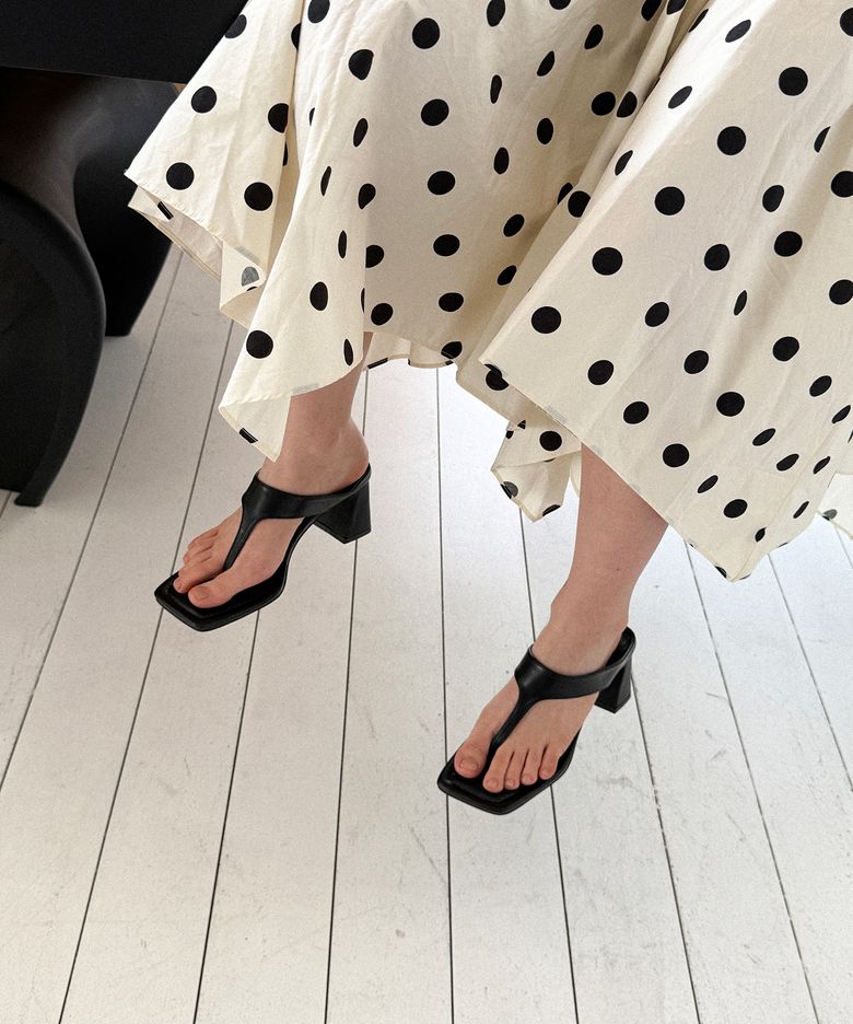 me2002 modern strap fli-flap mule heel 7.5cm 모던 스트랩 쪼리 뮬슬리퍼