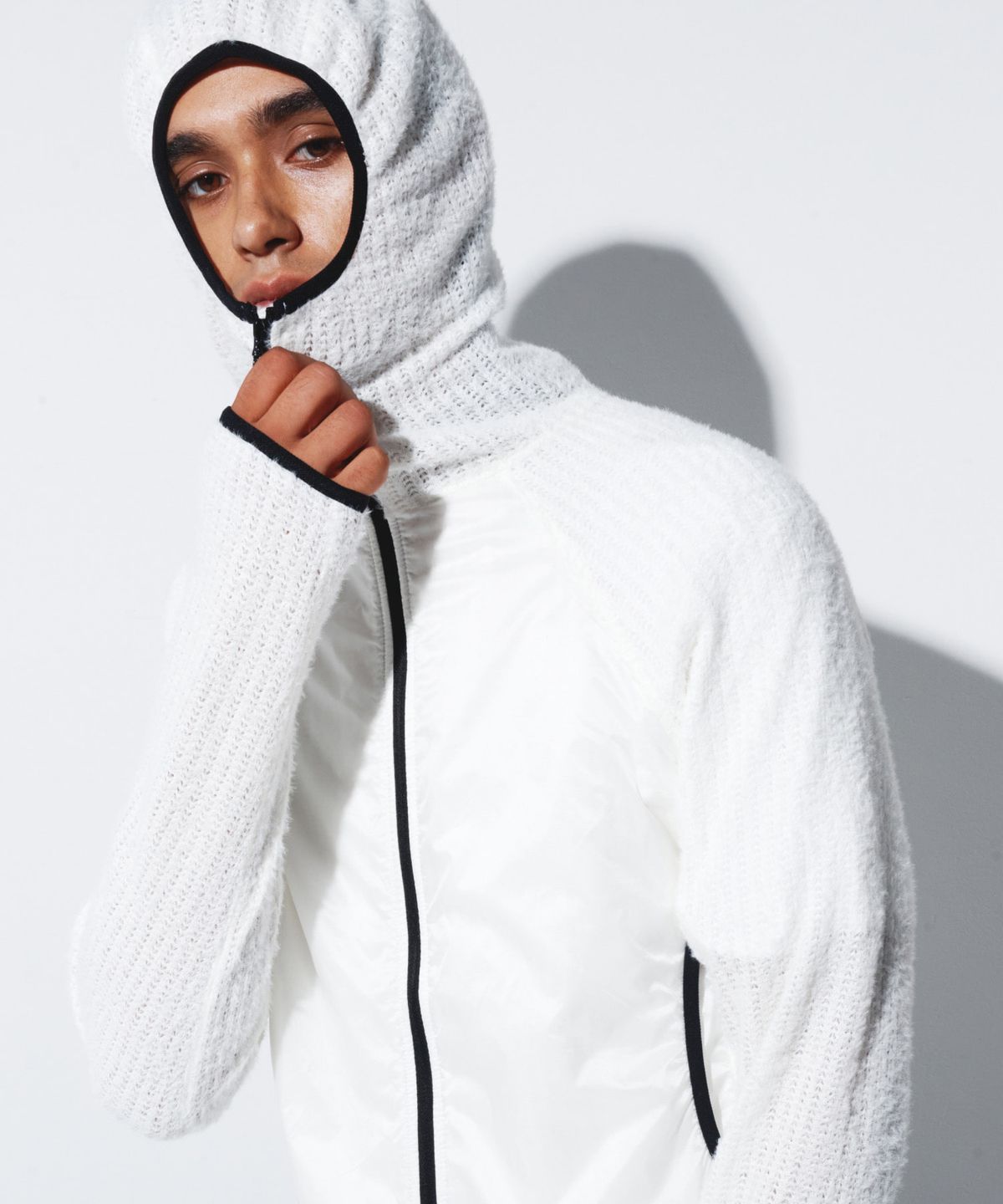 칼라파타르(KALAPATTHAR) AIR FLEECE PANEL HOODED ZIP-UP - IVORY