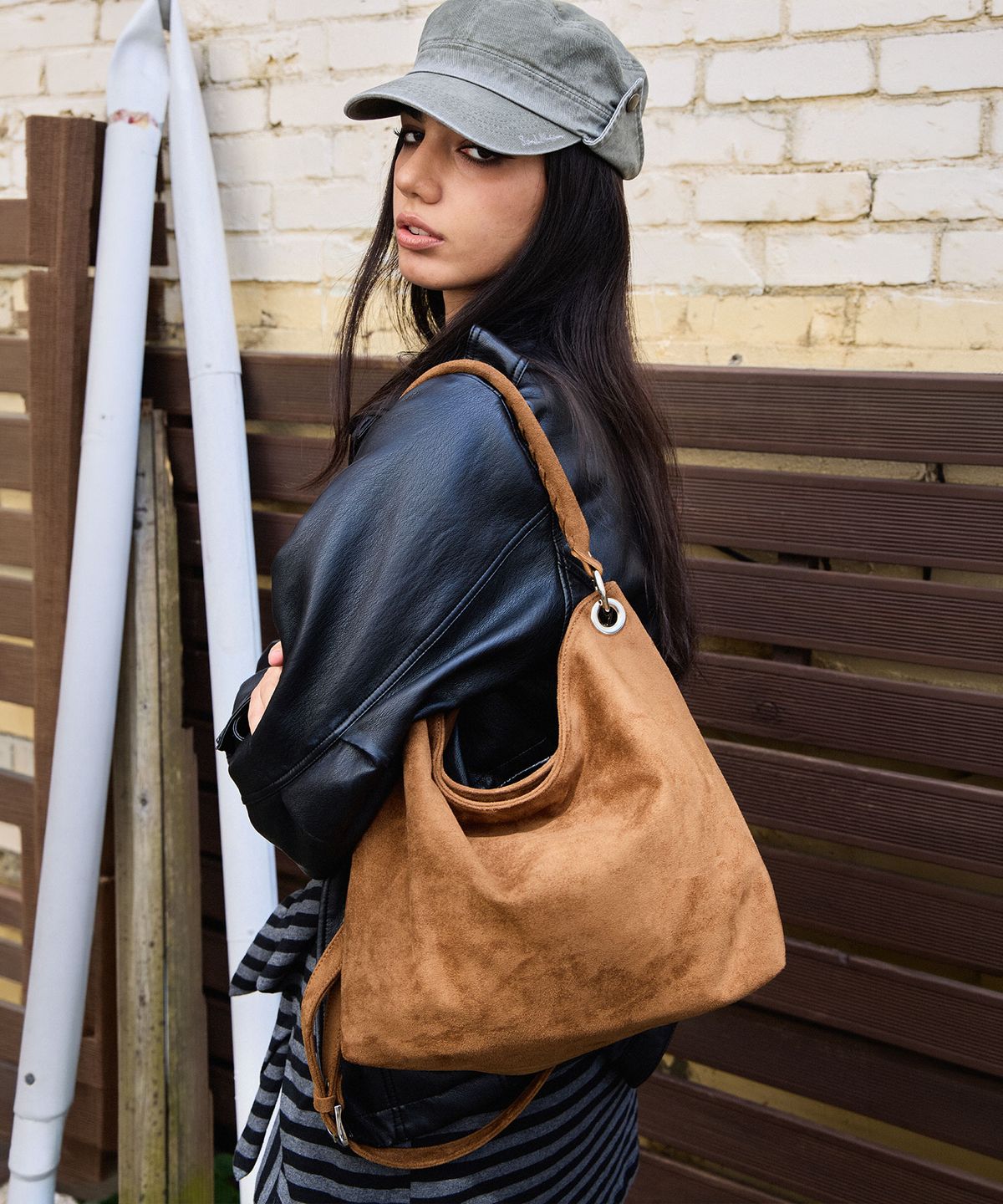 샌드뮤지엄(SAND MUSEUM) SEDY HOBO BAG [Suede Tan]