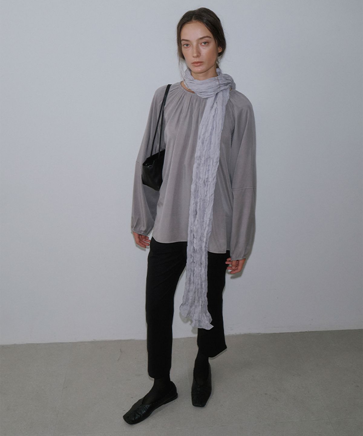 가더(GARDER) Zue Crinkle Muffler (Light Gray)