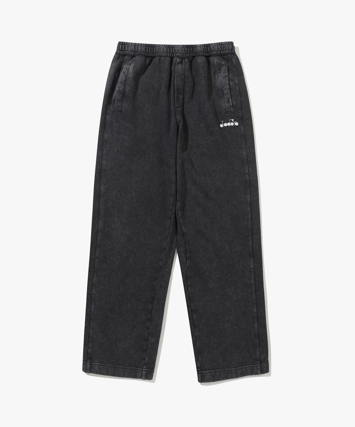 디아도라(diadora) 피그먼트 워싱 스웻팬츠 BLACK