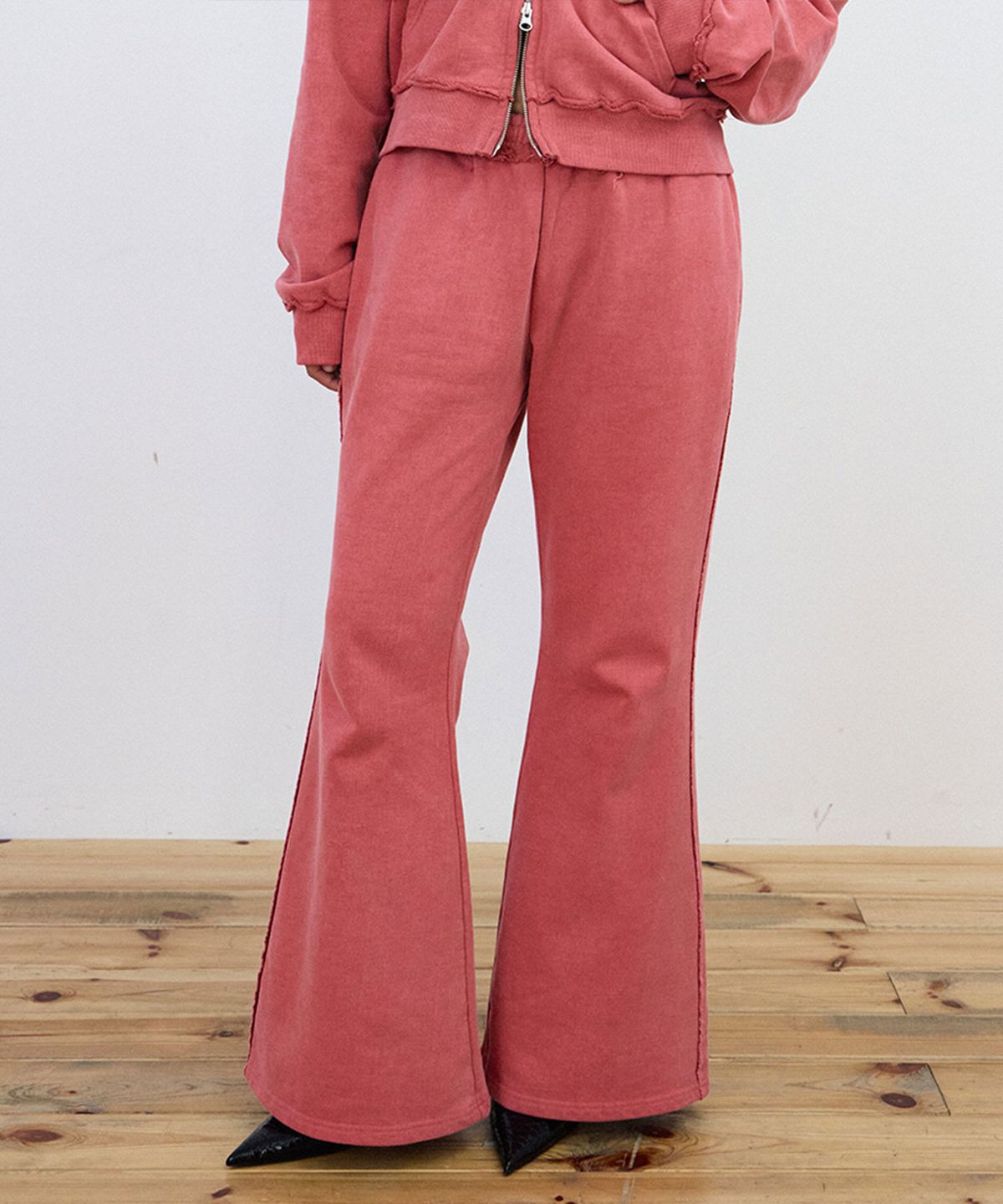 샌드뮤지엄(SAND MUSEUM) WASHED CUT OFF SWEAT PANTS [Red]