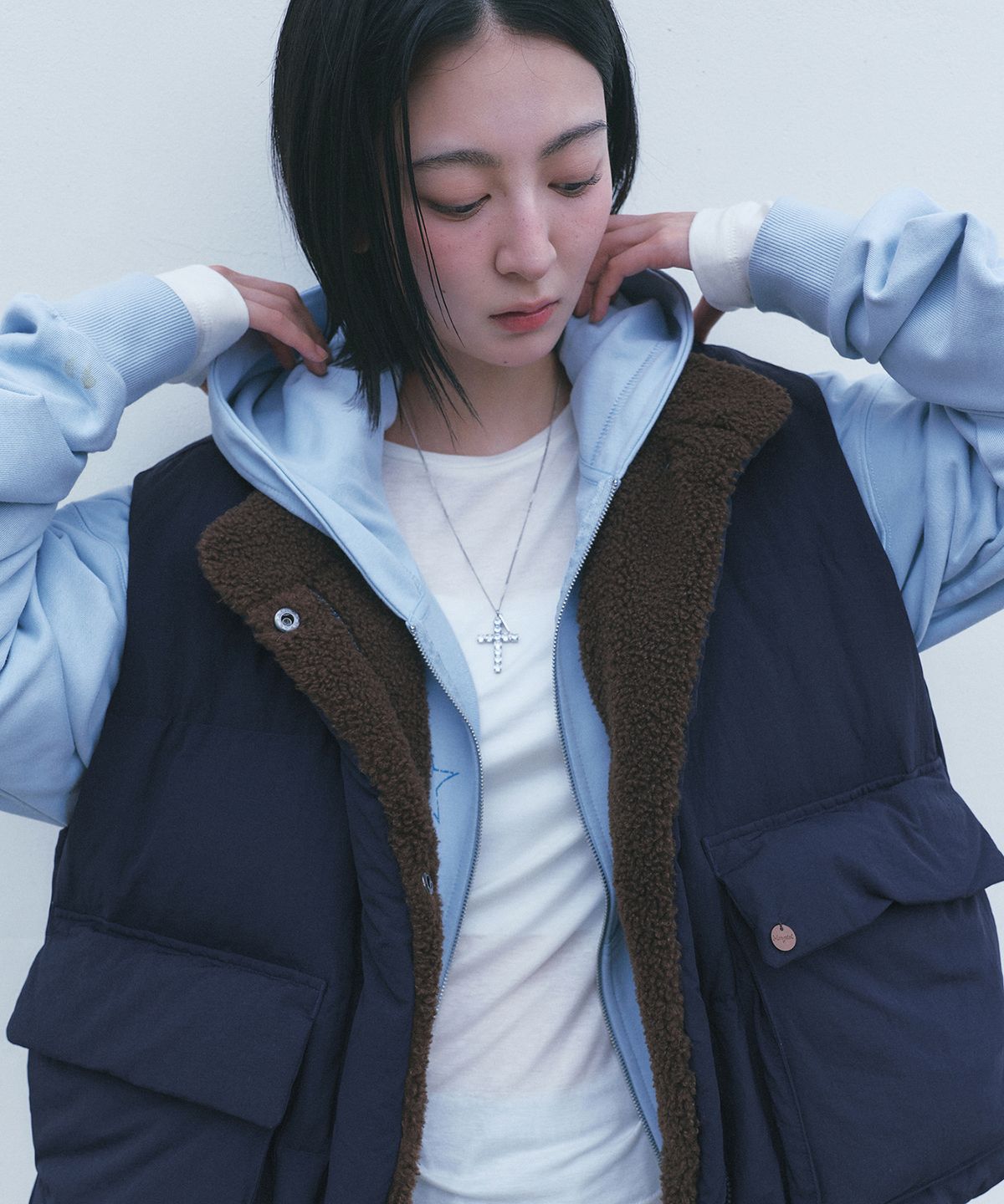몽돌(MONGDOL) 덕 다운 오버핏 패딩 베스트 네이비 MDJP026NAVY