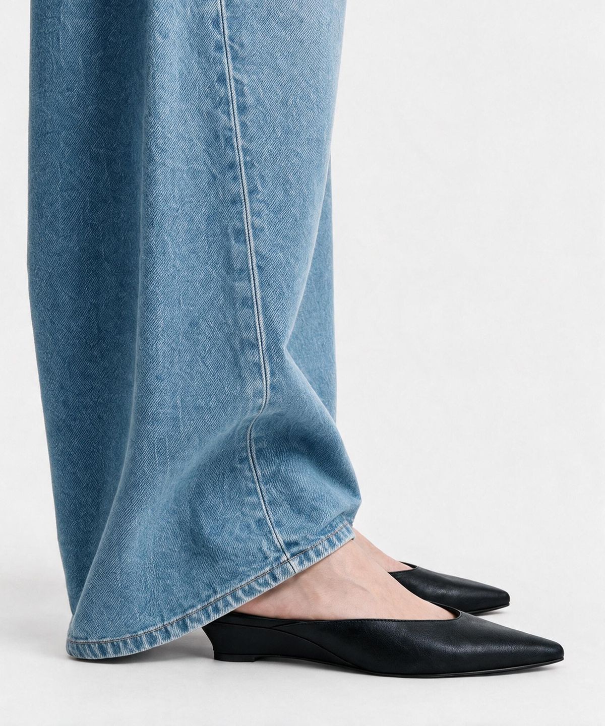룩캐스트(LOOKAST) 레더 포인티드 스틸레토 뮬_블랙 / LEATHER POINTED STILETTO MULES_BLACK