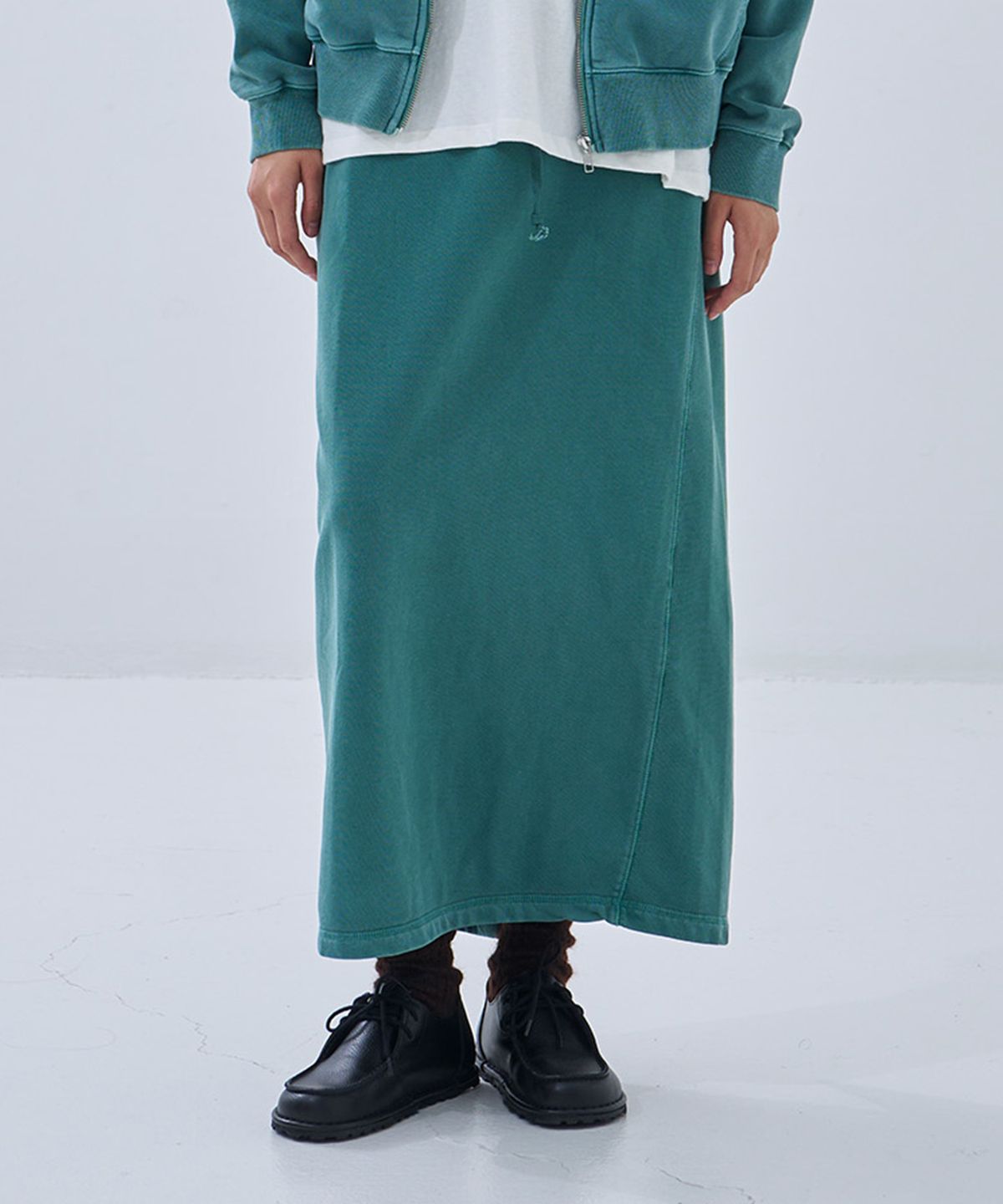 정감 스튜디오(JEONGGAM STUDIOS) Pigment Dyed Sweat Maxi Skirt_4 Color
