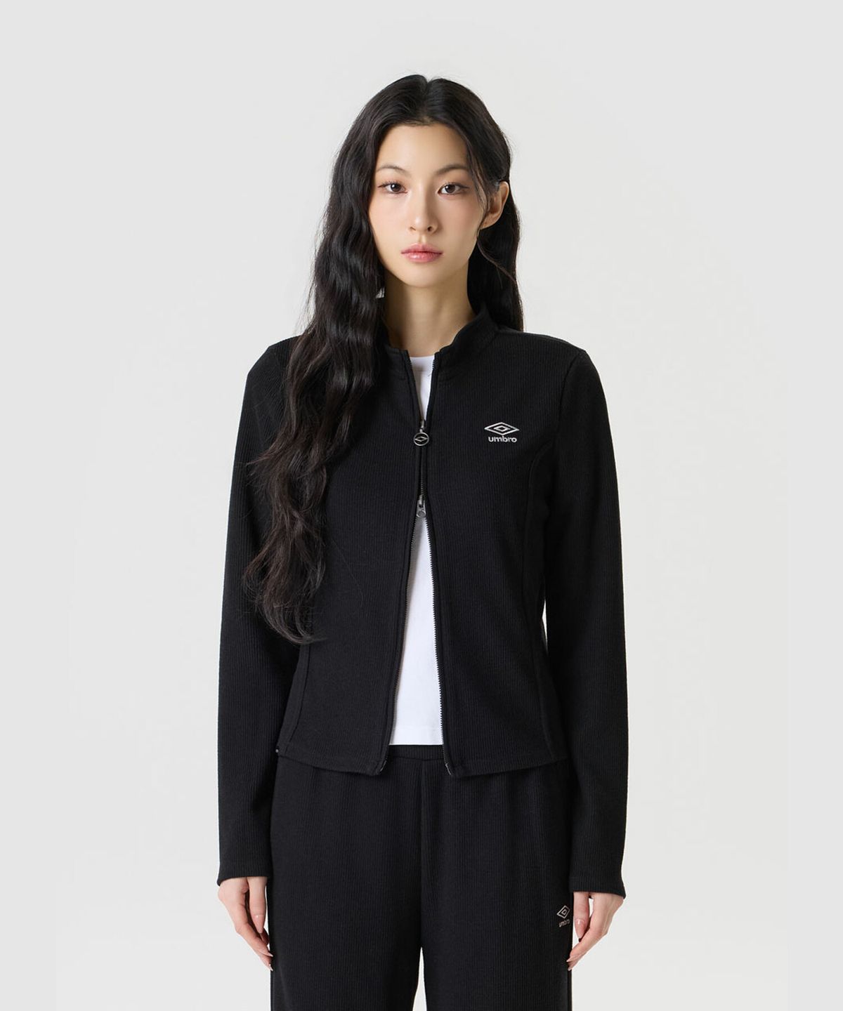 엄브로(UMBRO) 우먼스 골지 스탠넥 집업 자켓 블랙 UR322CFT99