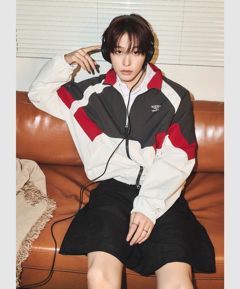 팝러쉬 스탠넥 바람막이 자켓 챠콜 UR324CJK96