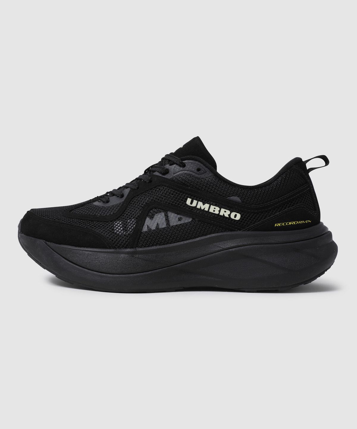 엄브로(UMBRO) RECORDRIVEN V2 (레코드리븐 V2) 블랙 UR323RPR82