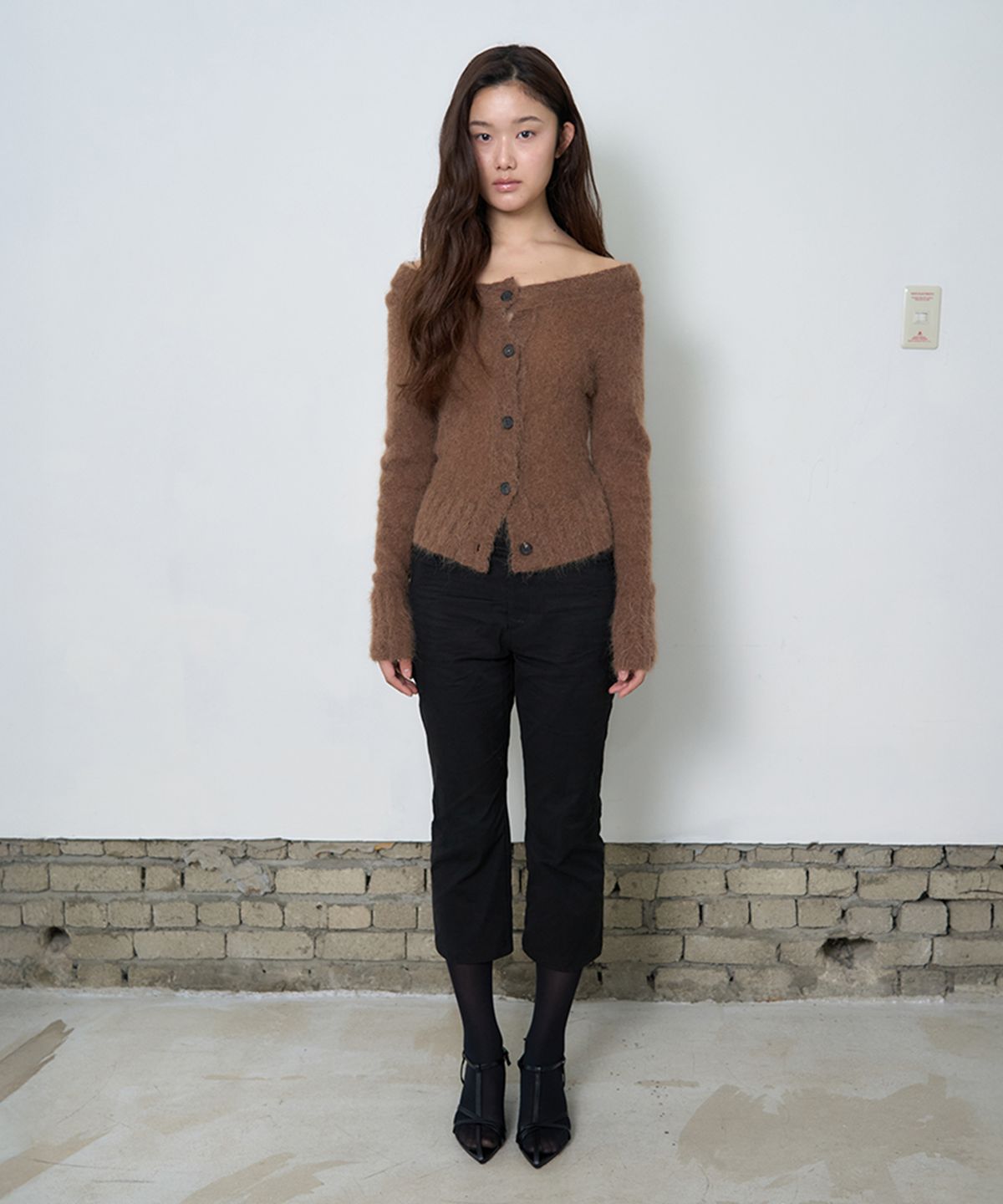 아미디(AMIDI) PEACHED CAPRI PANTS_BLACK