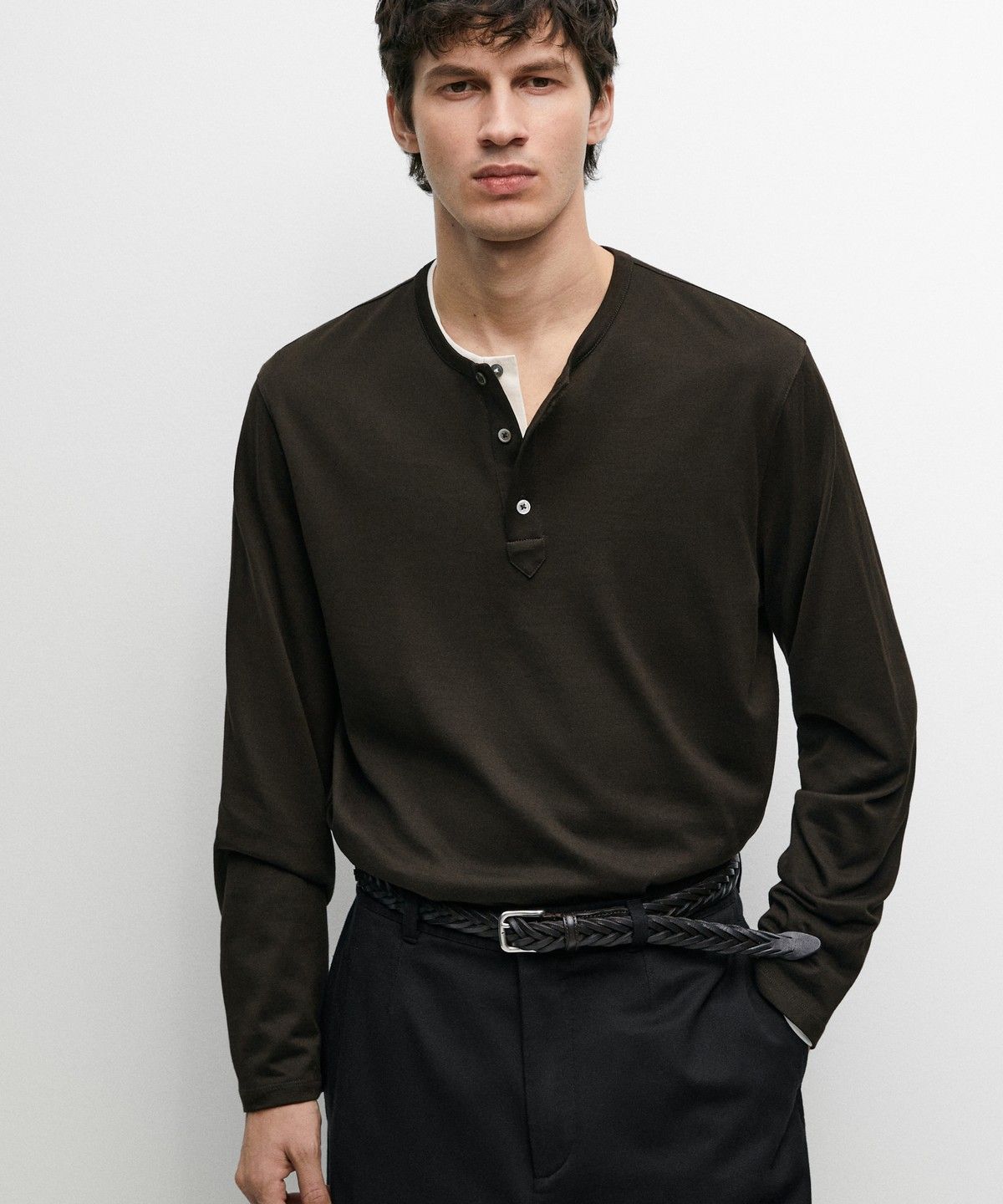 마시모두띠(MASSIMO DUTTI) 100% 코튼 헨리넥 긴소매 티셔츠