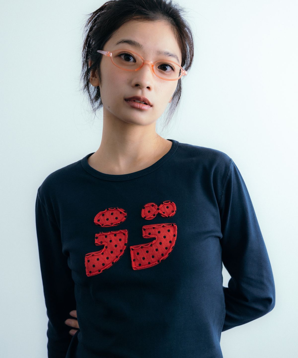 이요우아(IYOWUAH) LOVE Patch Long Sleeve, Navy