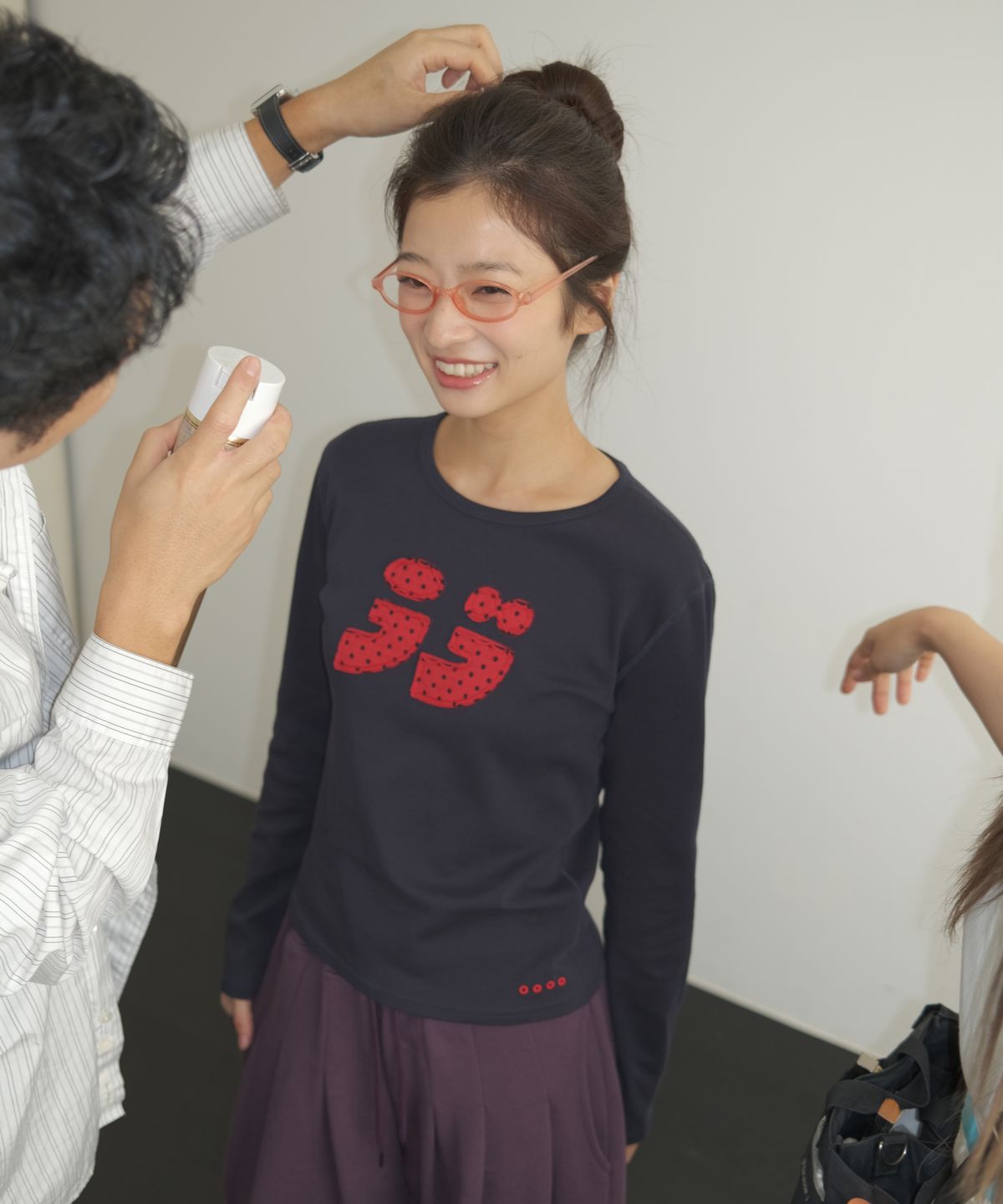 이요우아(IYOWUAH) LOVE Patch Long Sleeve, Navy