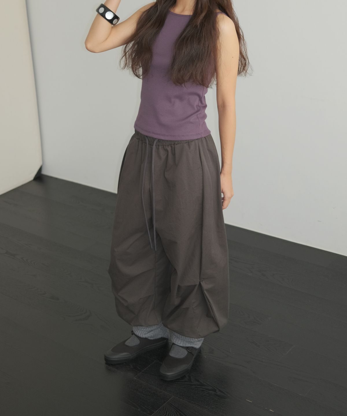 이요우아(IYOWUAH) Side Panel Parachute Pants, Charcoal